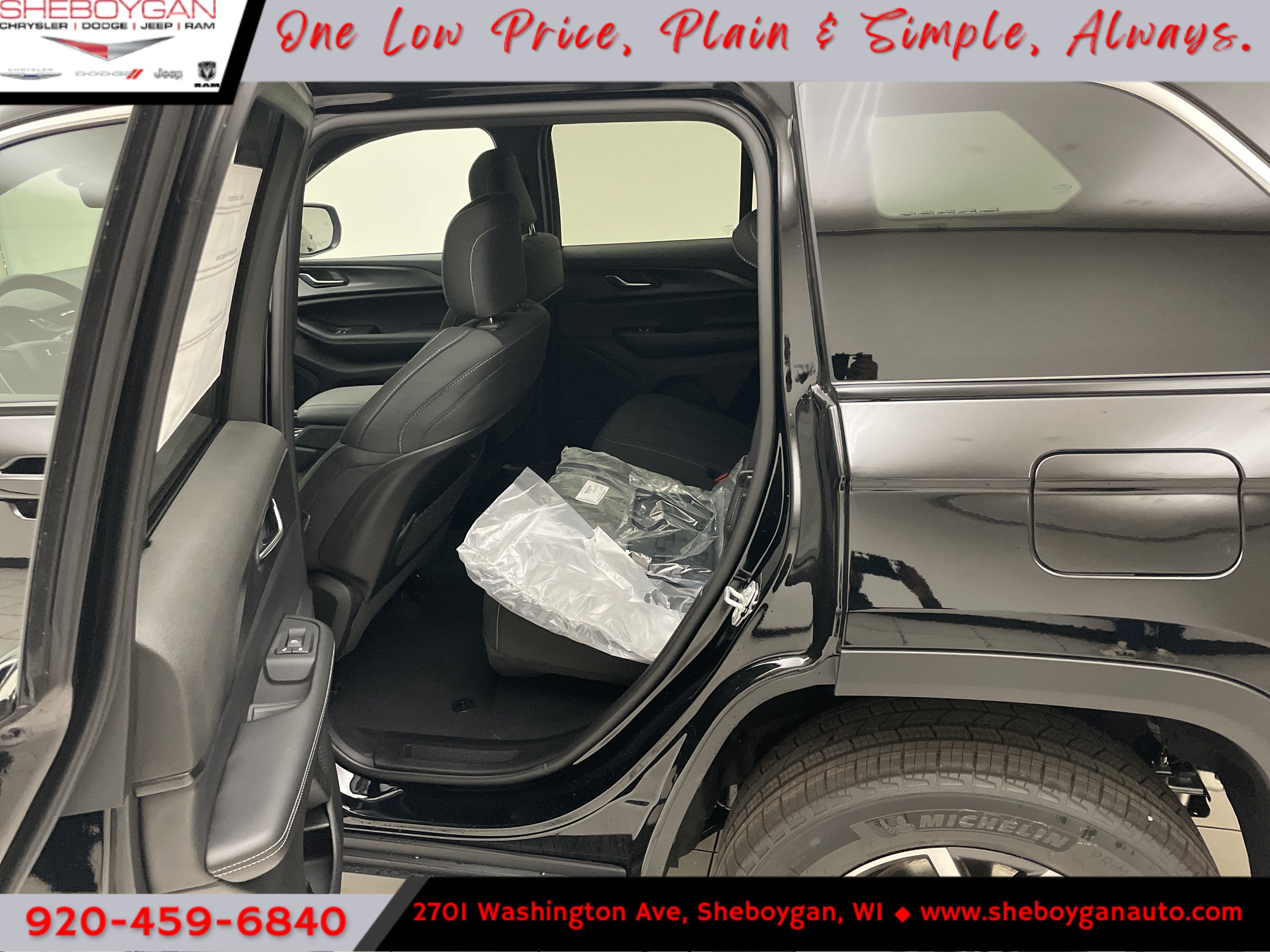 2027 Jeep Grand Cherokee GRAND CHEROKEE LAREDO X 4X4