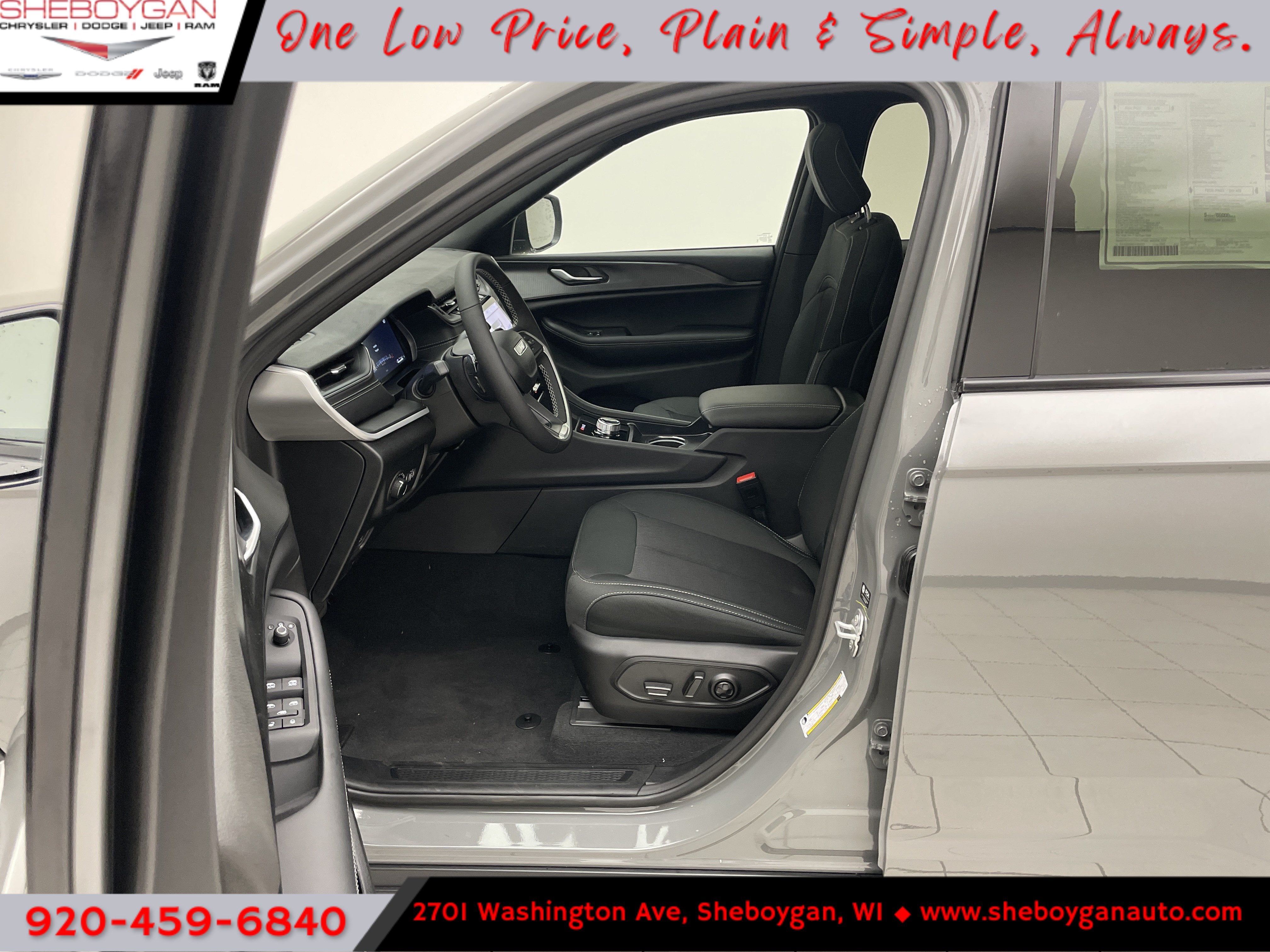 2027 Jeep Grand Cherokee GRAND CHEROKEE LAREDO X 4X4