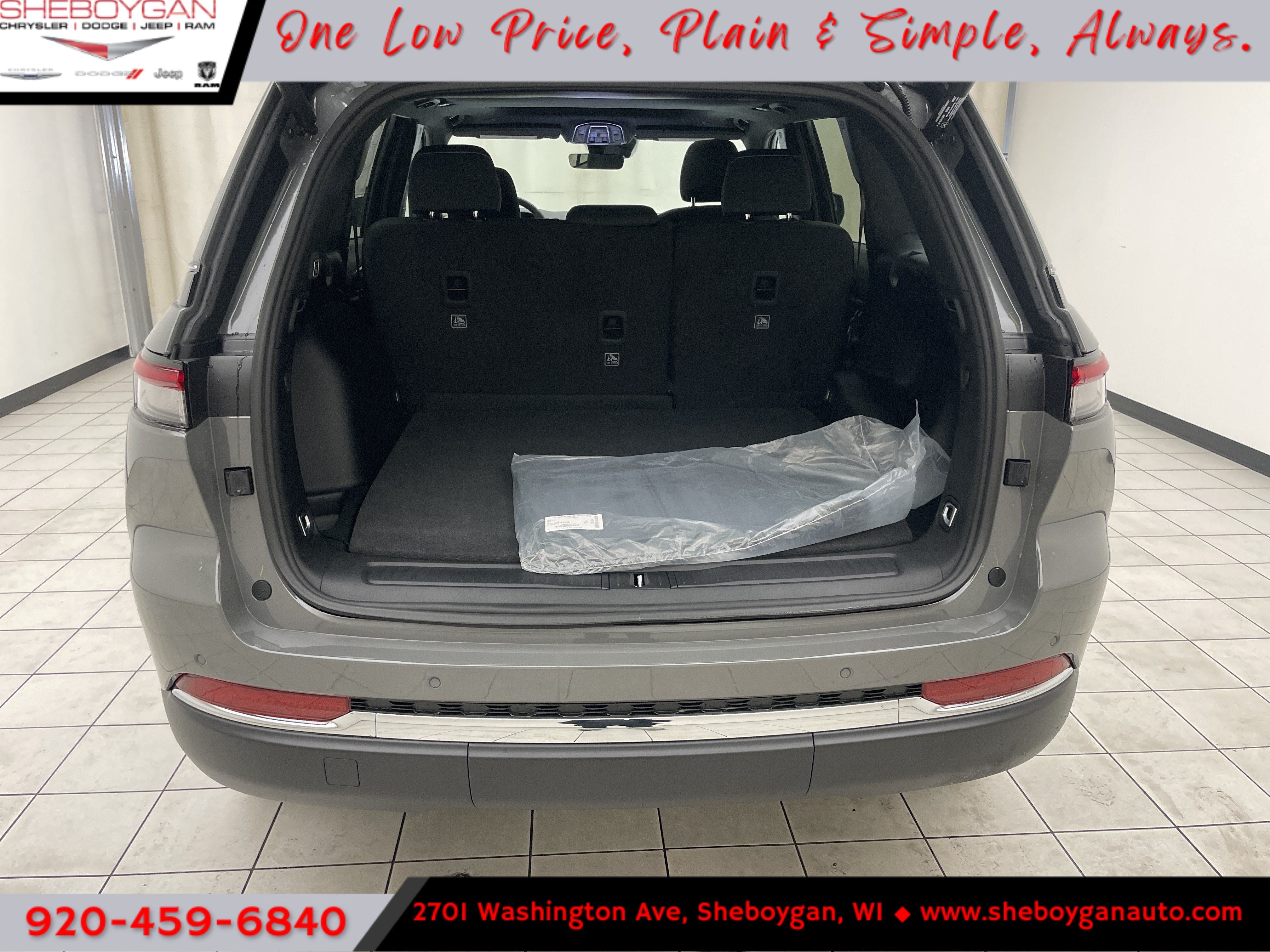 2027 Jeep Grand Cherokee GRAND CHEROKEE LAREDO X 4X4