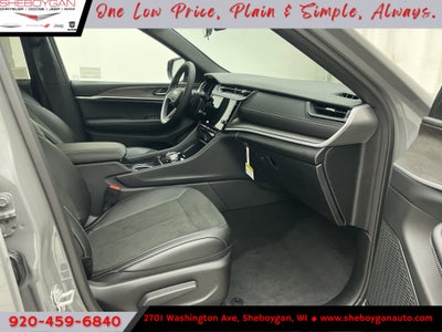 2027 Jeep Grand Cherokee Laredo Altitude