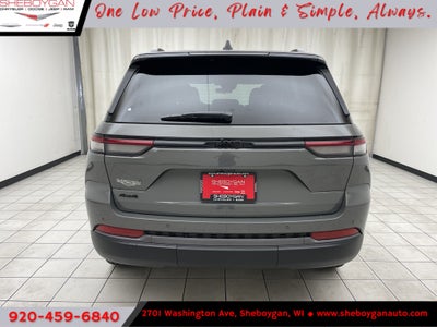 2027 Jeep Grand Cherokee Laredo Altitude