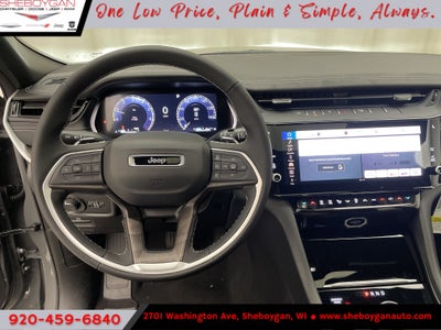 2027 Jeep Grand Cherokee Laredo Altitude