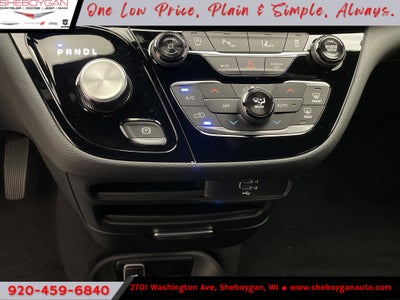 2026 Chrysler Pacifica PACIFICA SELECT AWD