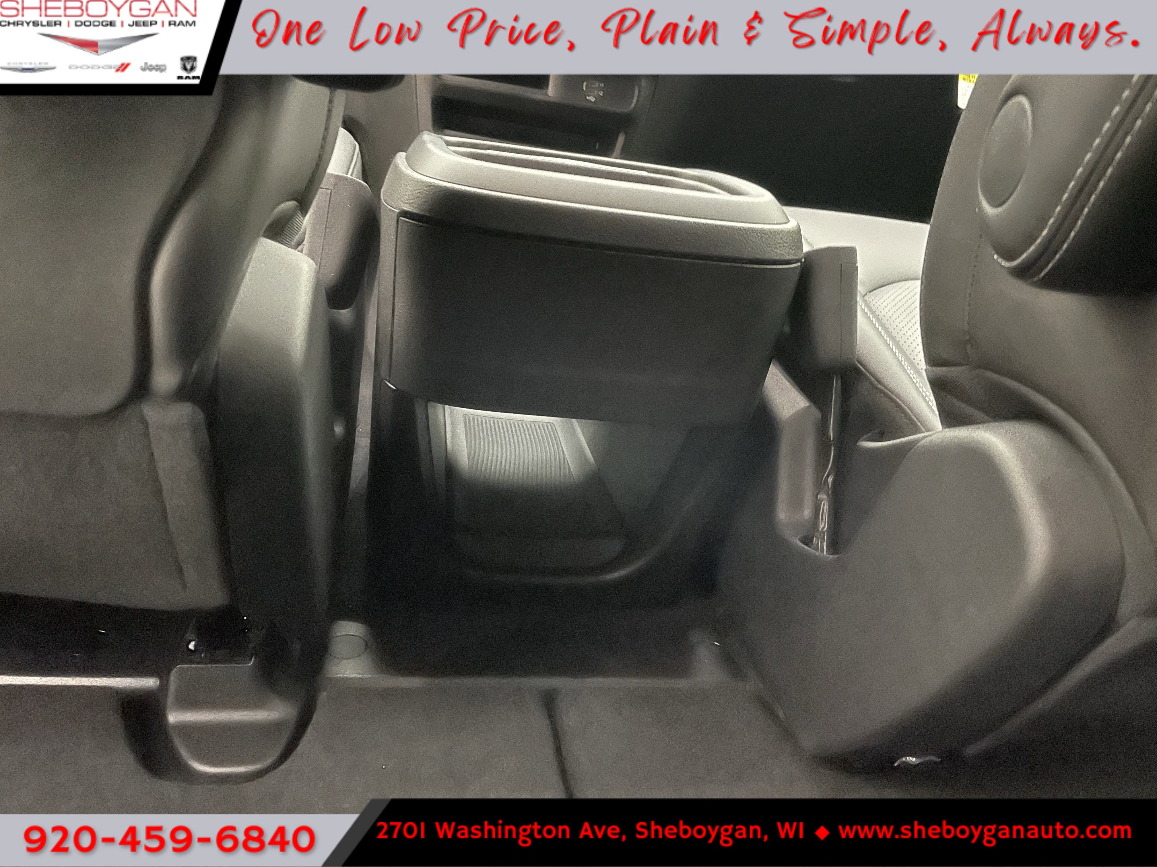 2027 Chrysler Pacifica PACIFICA SELECT AWD