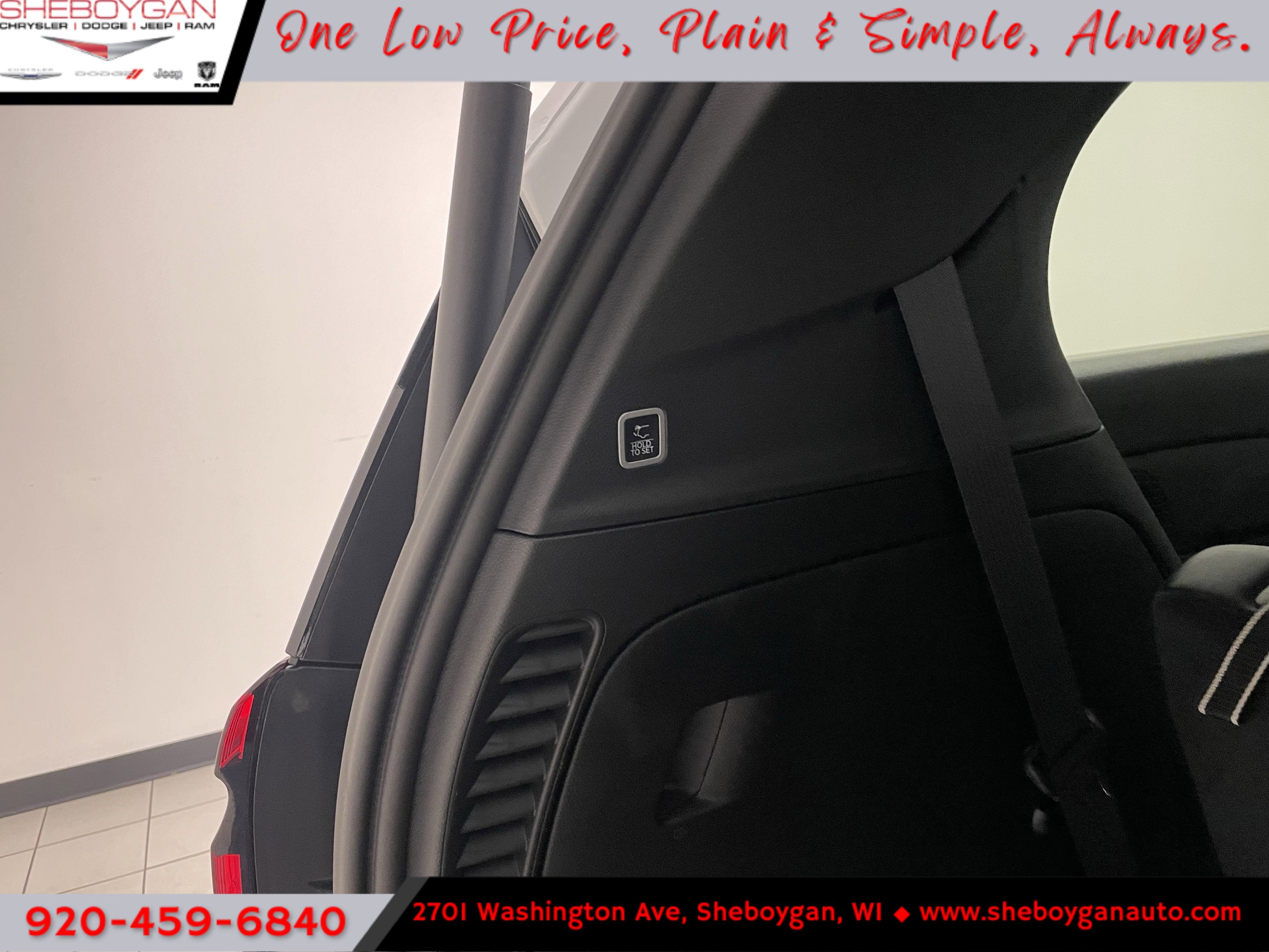 2027 Chrysler Pacifica PACIFICA SELECT AWD