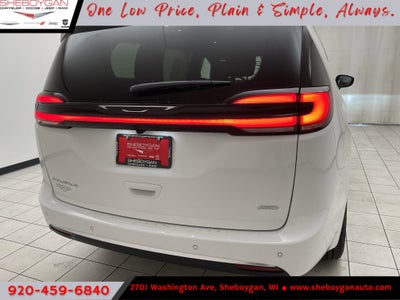 2027 Chrysler Pacifica PACIFICA SELECT AWD