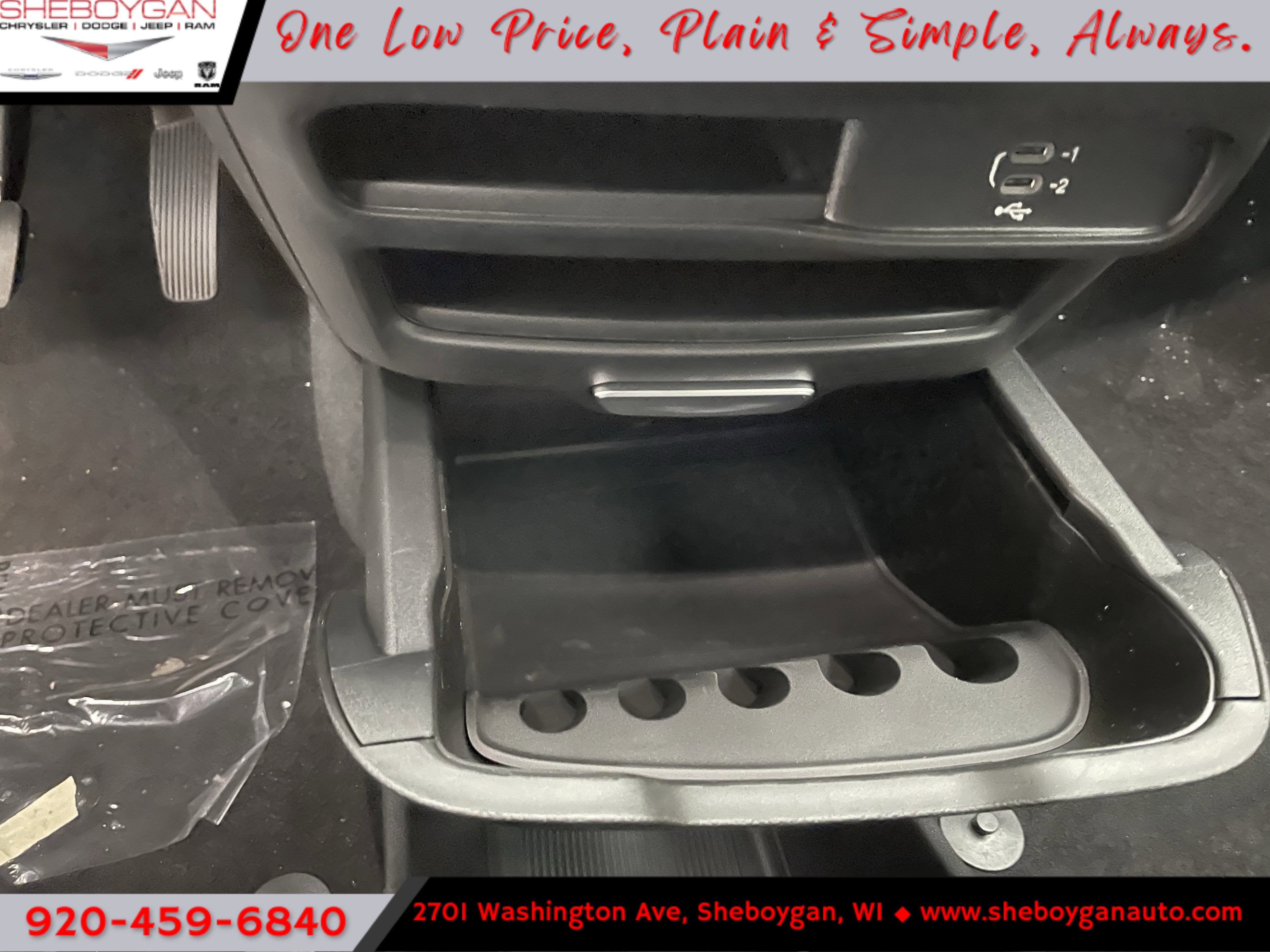 2027 Chrysler Pacifica PACIFICA SELECT AWD