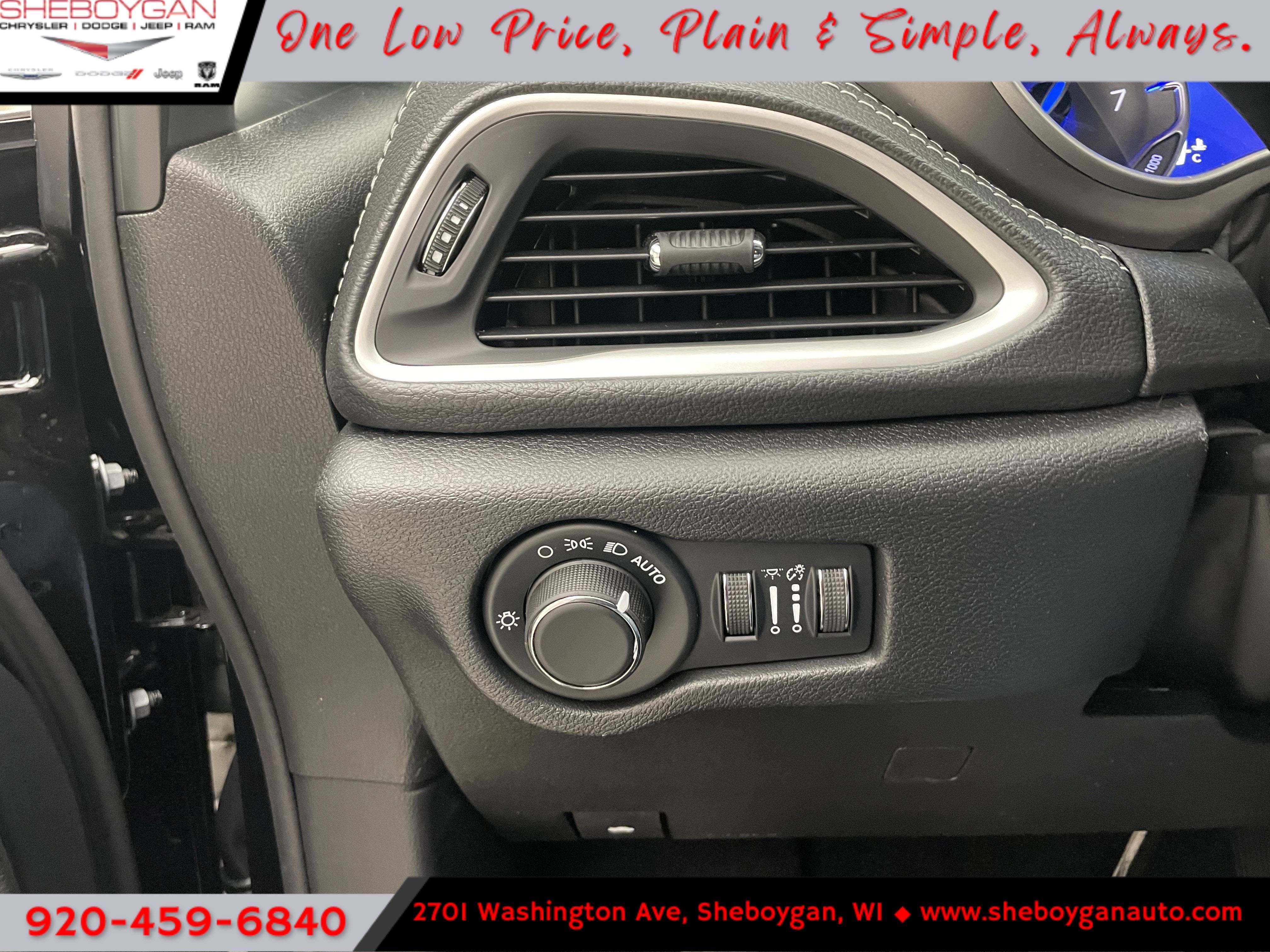 2027 Chrysler Pacifica PACIFICA SELECT AWD