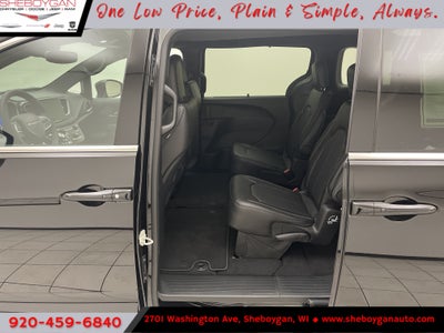 2027 Chrysler Pacifica PACIFICA SELECT AWD