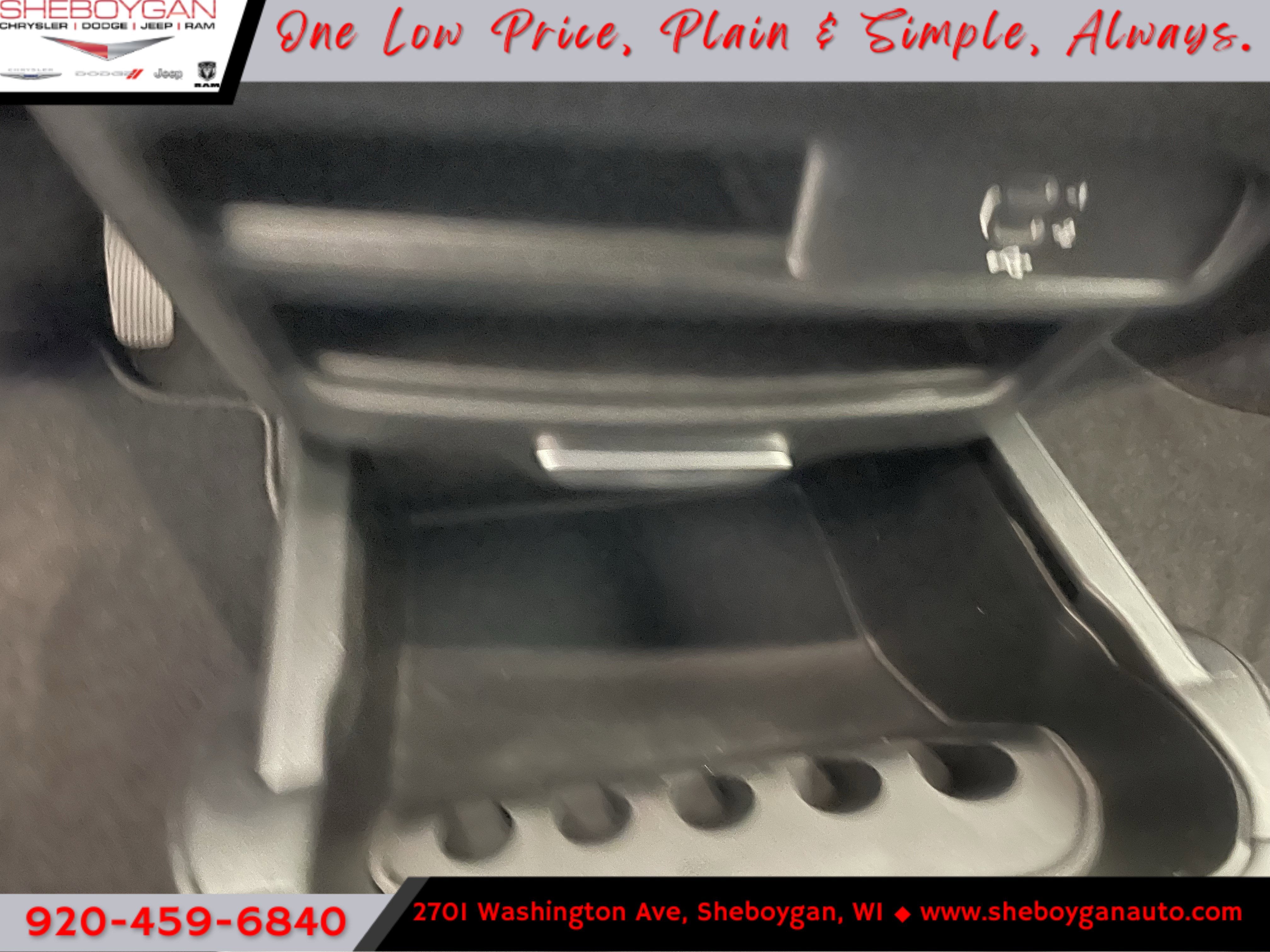 2027 Chrysler Pacifica PACIFICA SELECT AWD