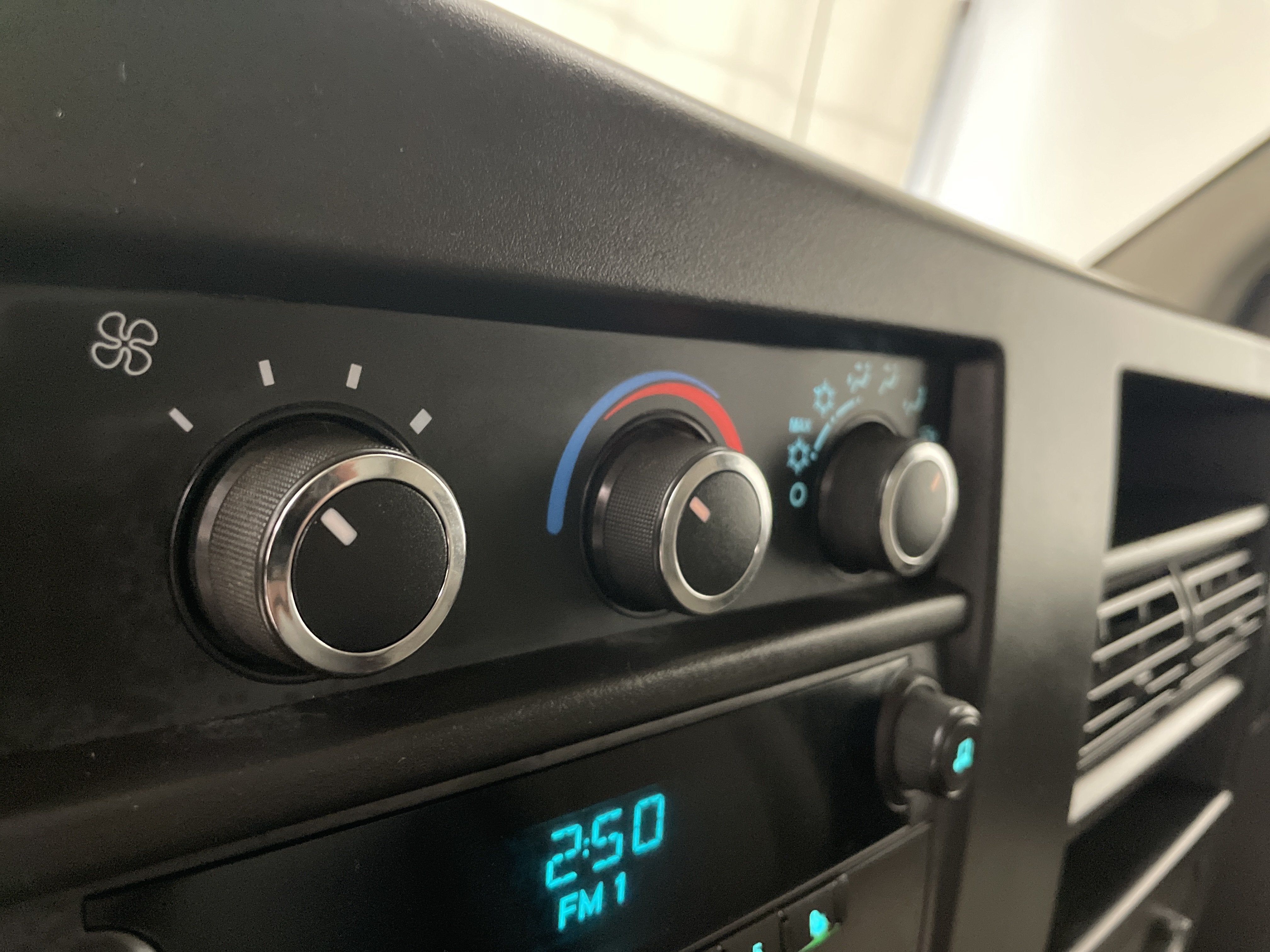 2014 Chevrolet Express Cutaway 3500 3500