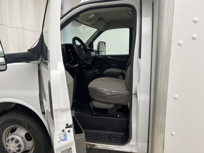 2014 Chevrolet Express Cutaway 3500 3500