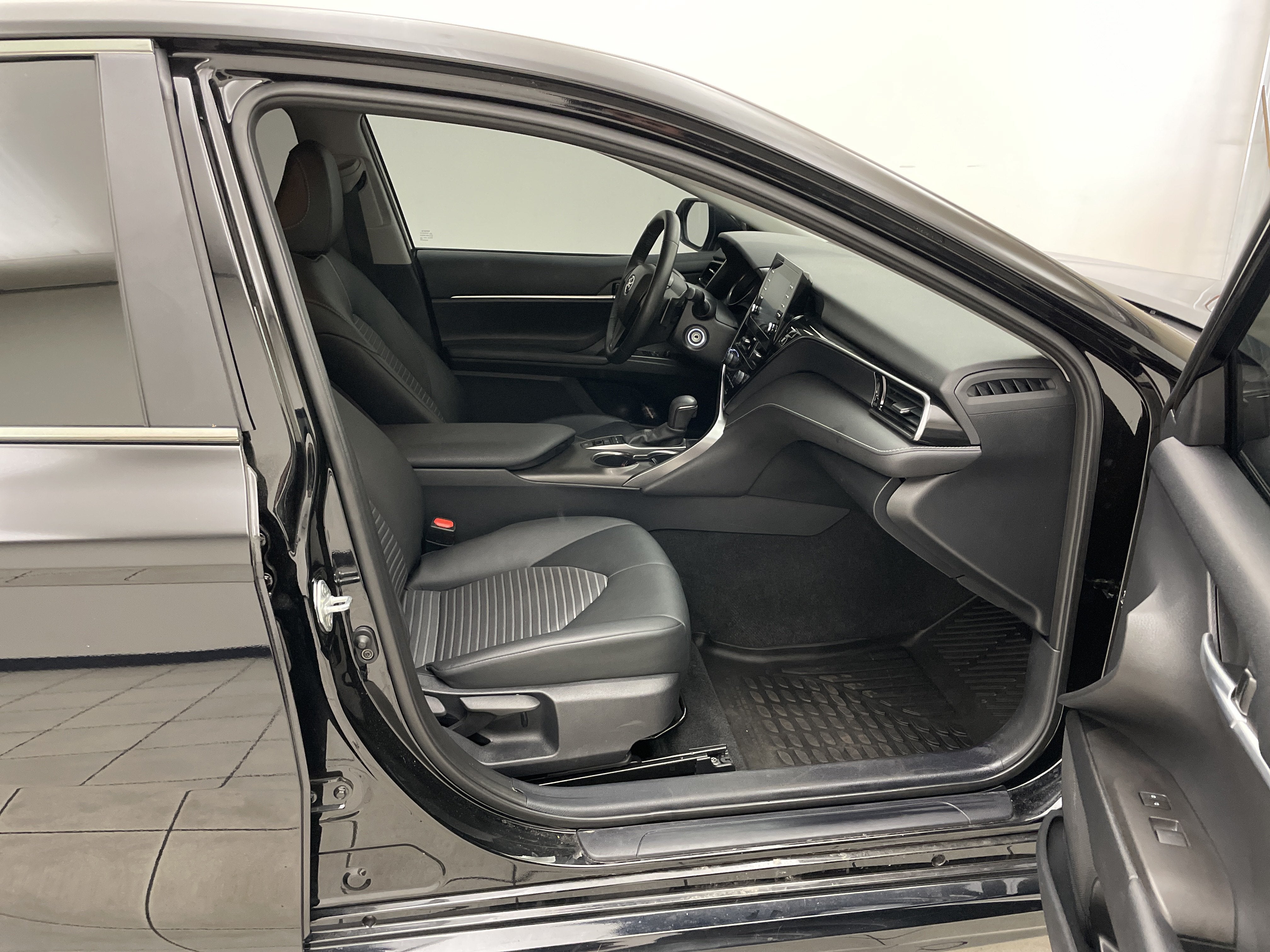 2023 Toyota Camry SE AWD