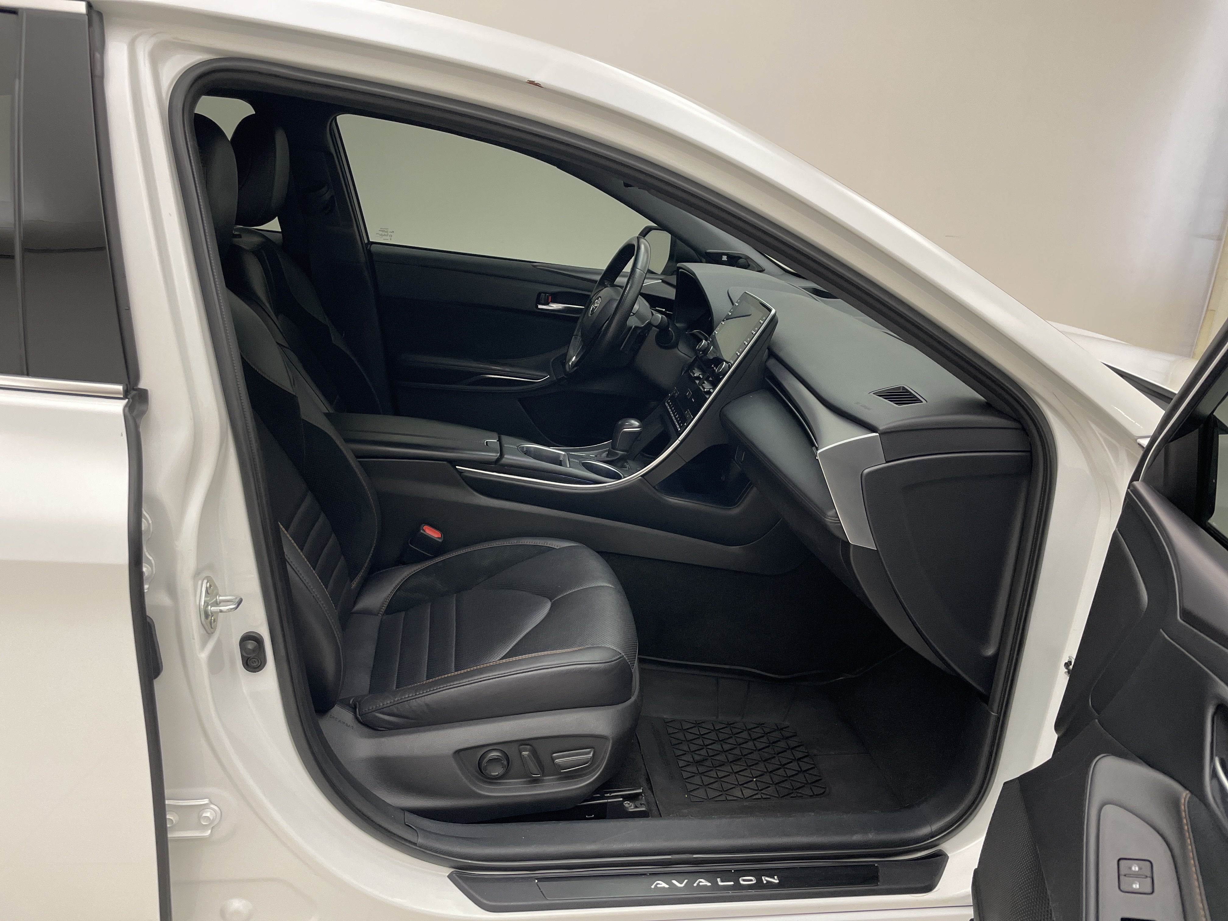 2022 Toyota Avalon Touring