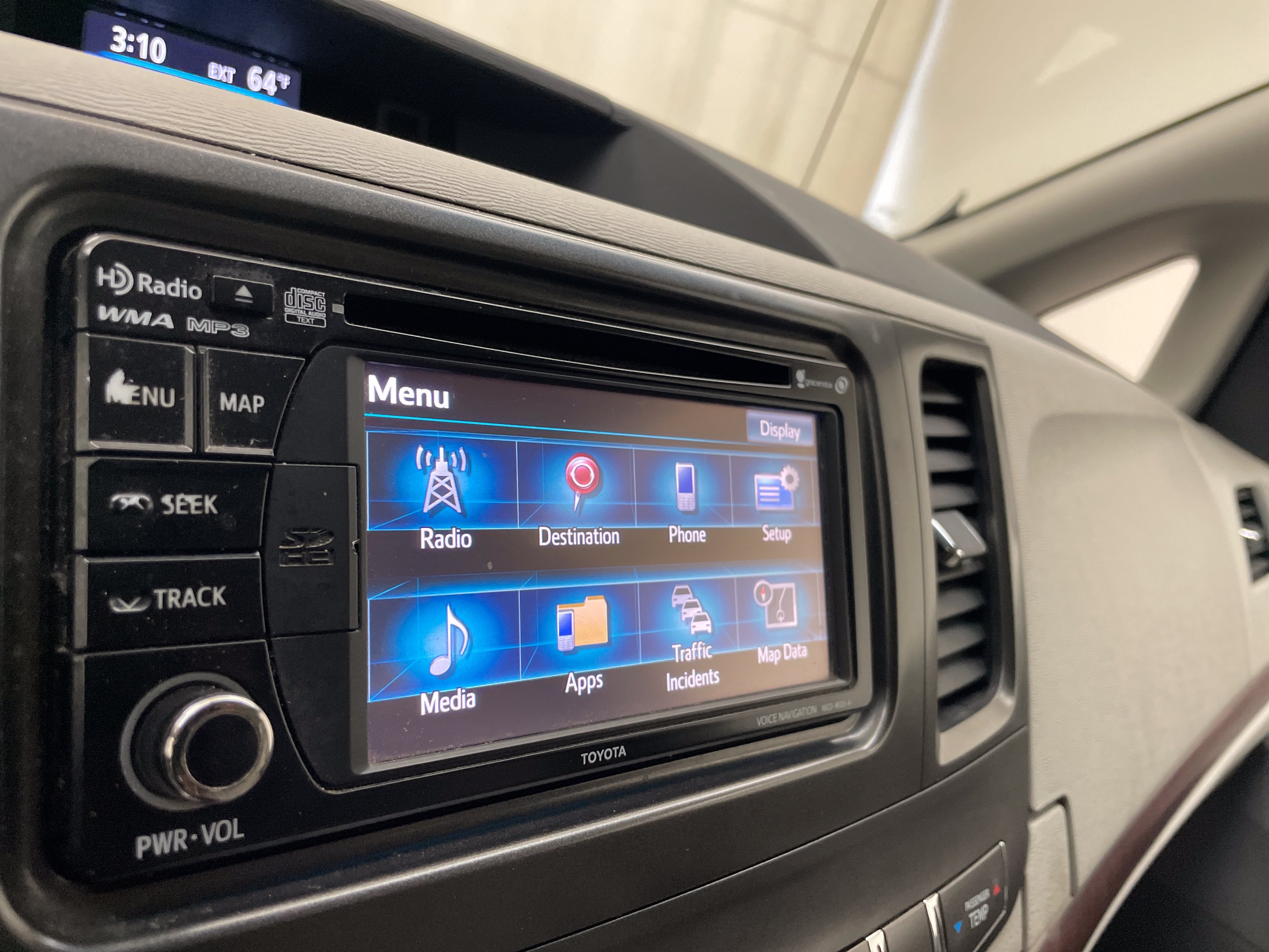 2013 Toyota Sienna XLE V6 8 Passenger