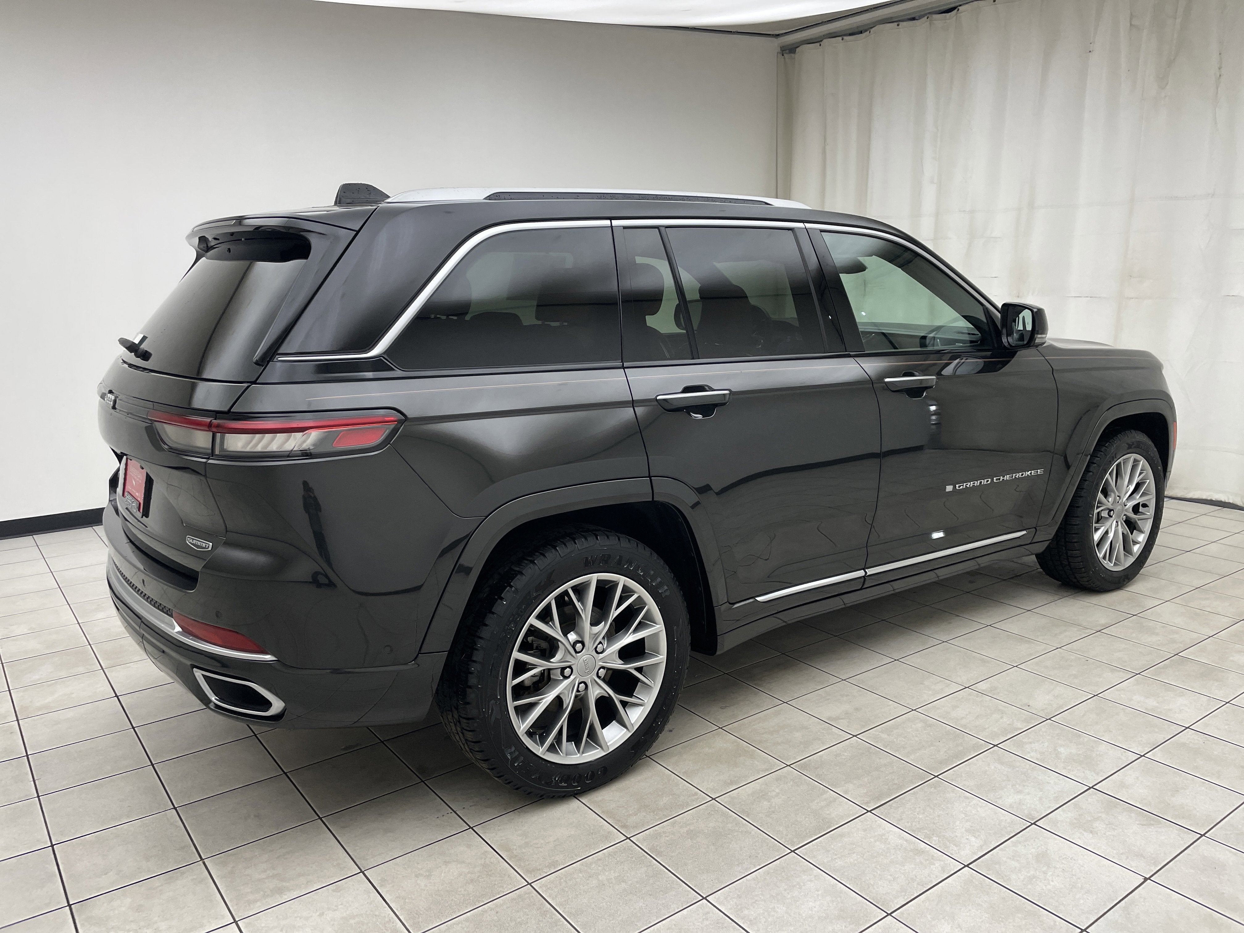 2023 Jeep Grand Cherokee Summit 4x4