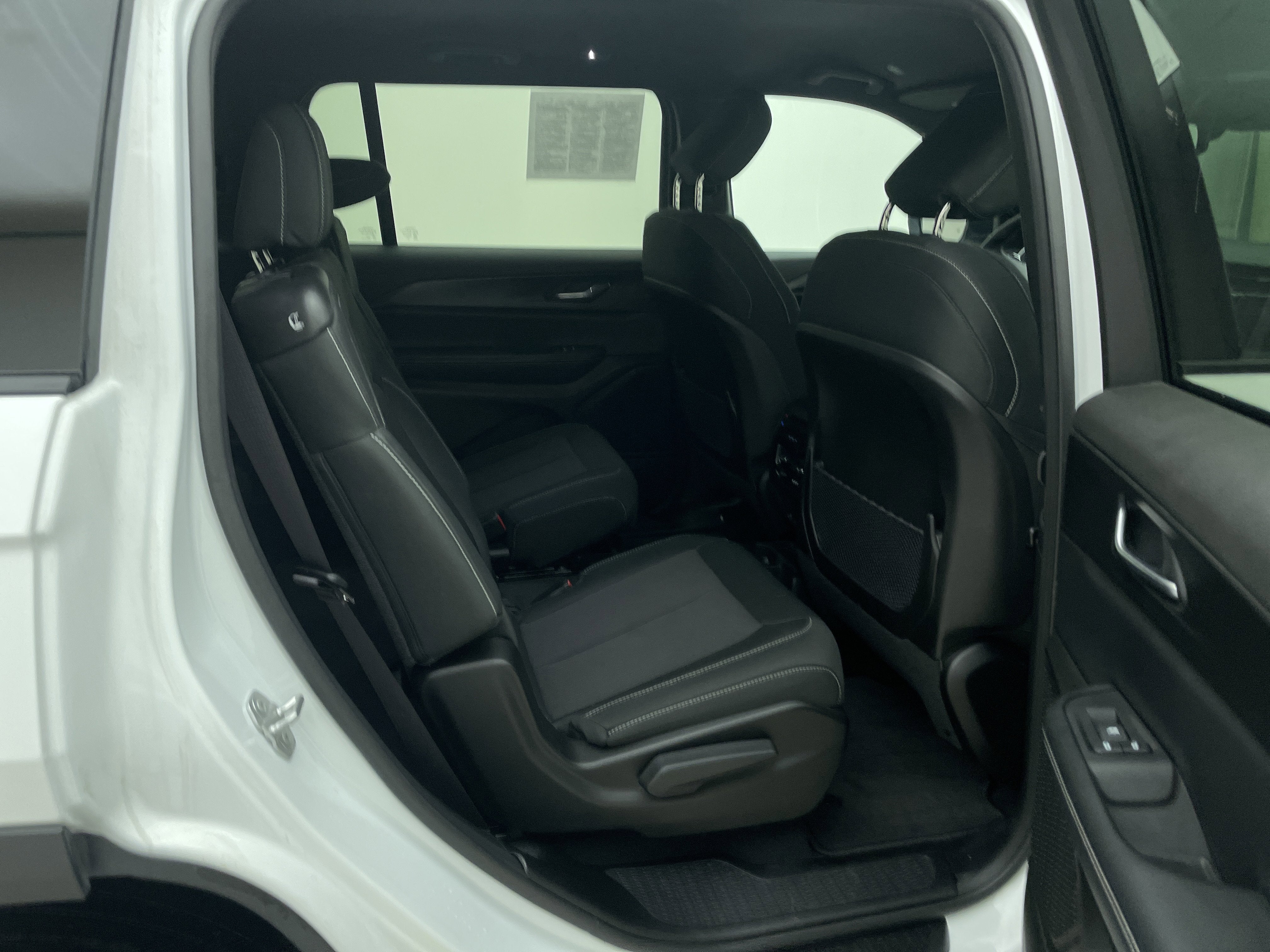 2025 Jeep Grand Cherokee L Laredo 4x4