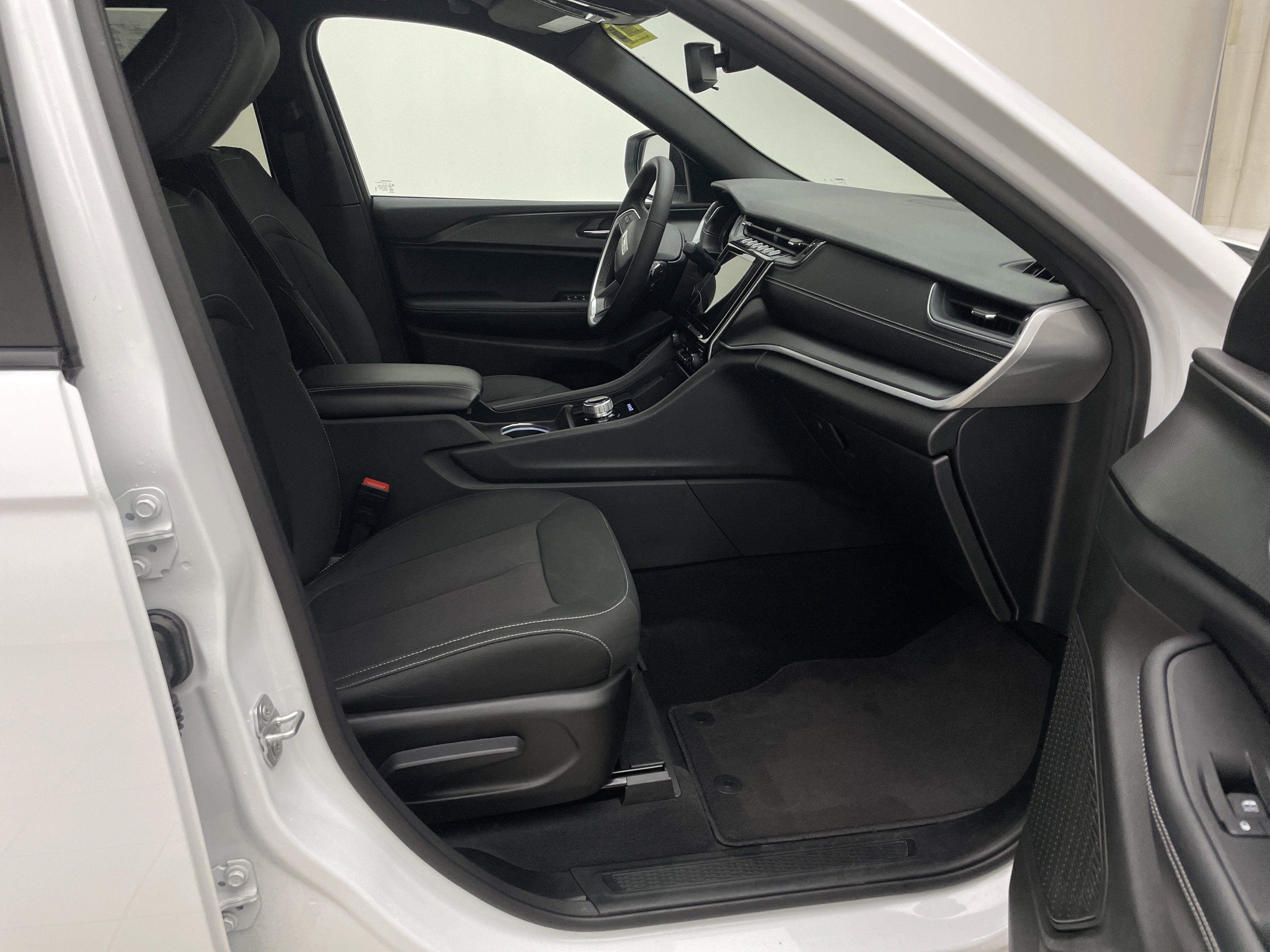 2025 Jeep Grand Cherokee L Laredo 4x4