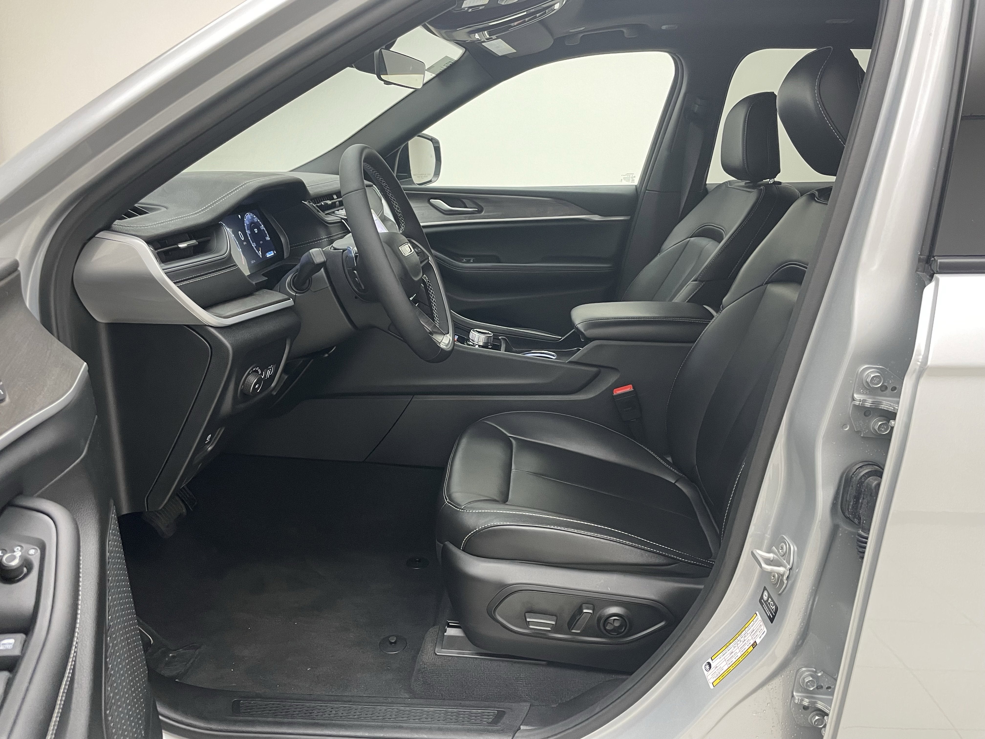 2025 Jeep Grand Cherokee L Limited 4x4