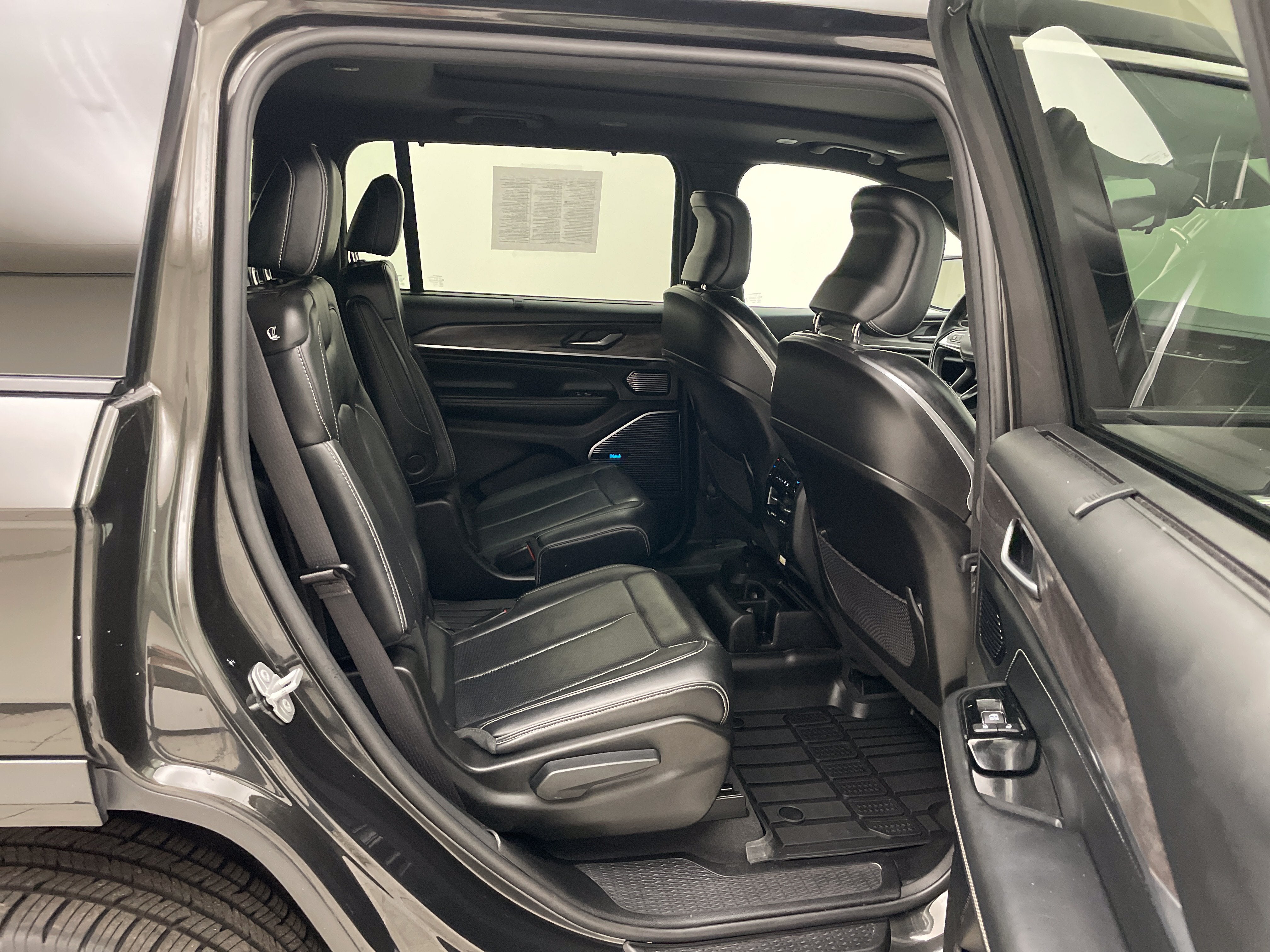 2022 Jeep Grand Cherokee L Overland 4x4