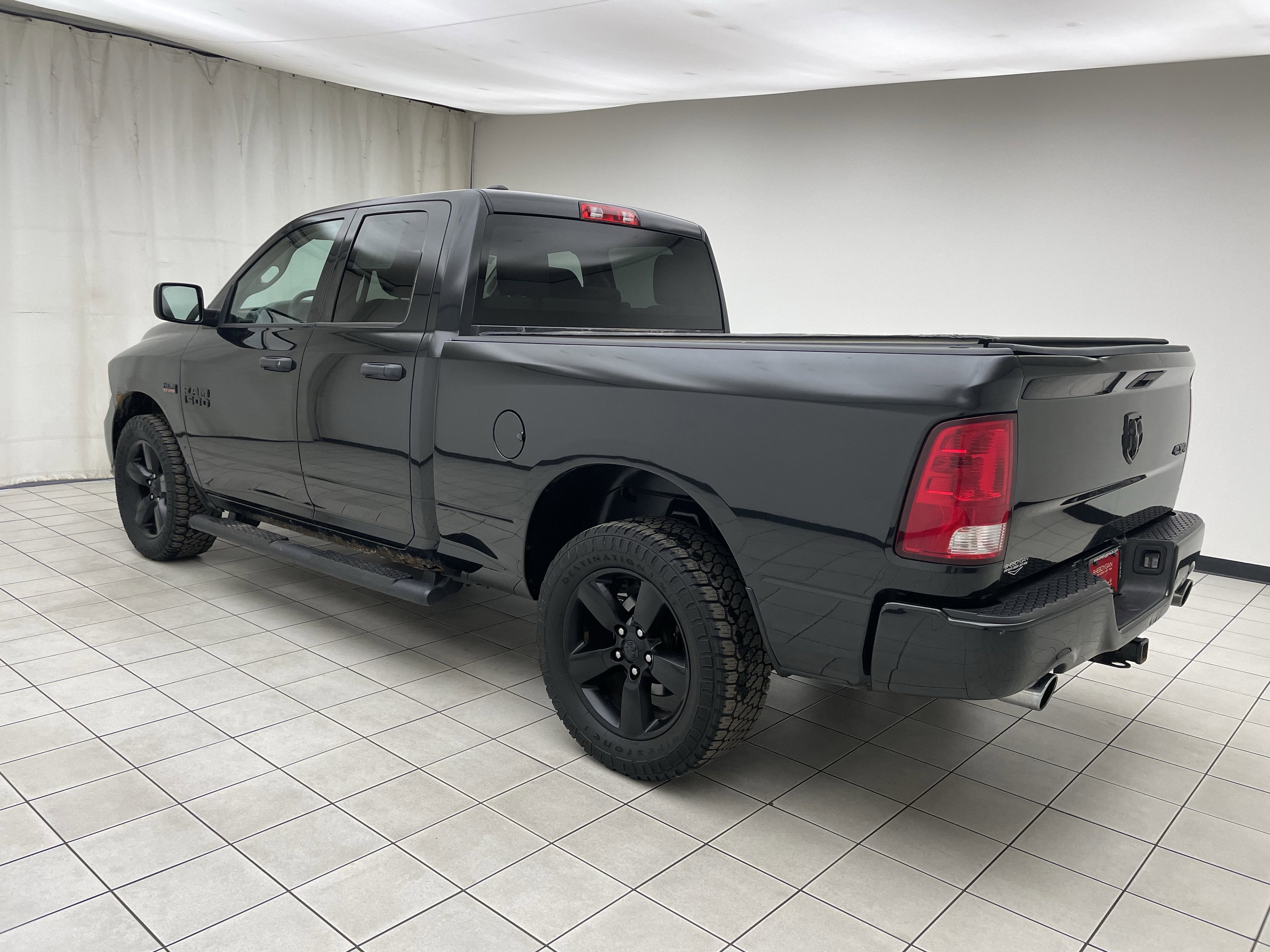 2017 RAM 1500 Express Quad Cab 4x4 6'4' Box