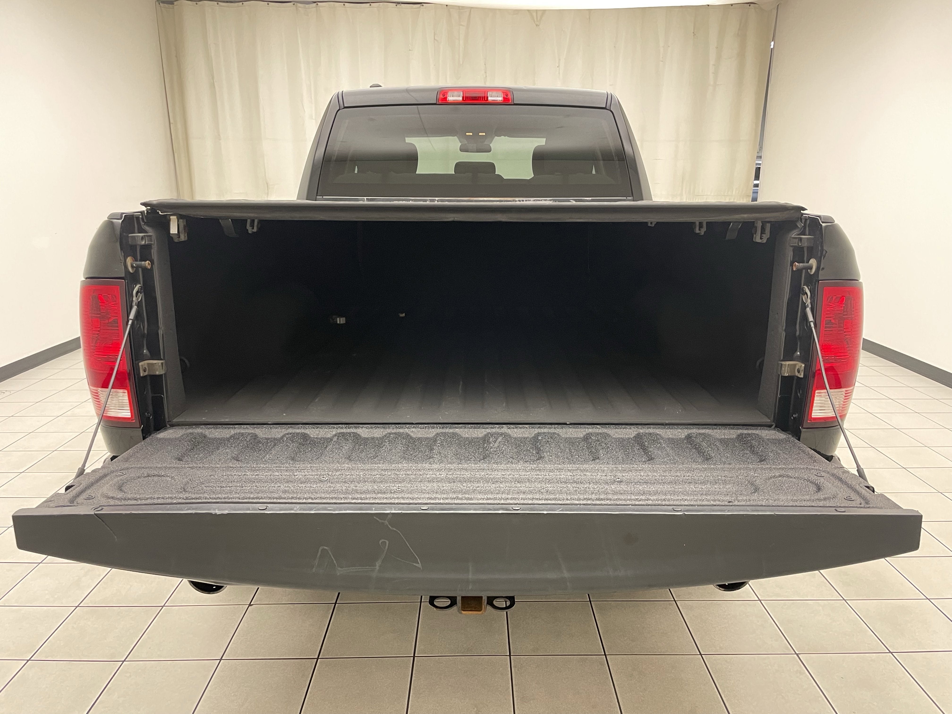 2017 RAM 1500 Express Quad Cab 4x4 6'4' Box