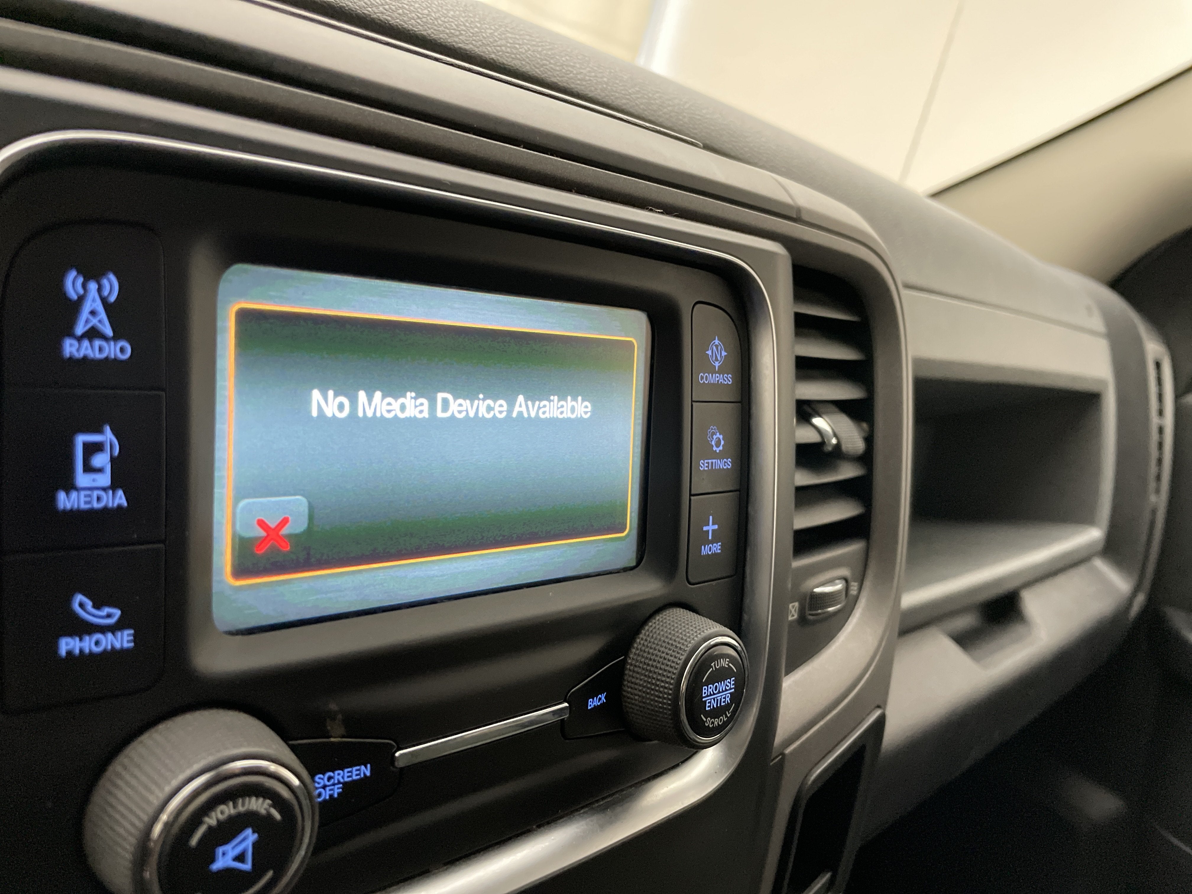 2017 RAM 1500 Express Crew Cab 4x4 5'7' Box