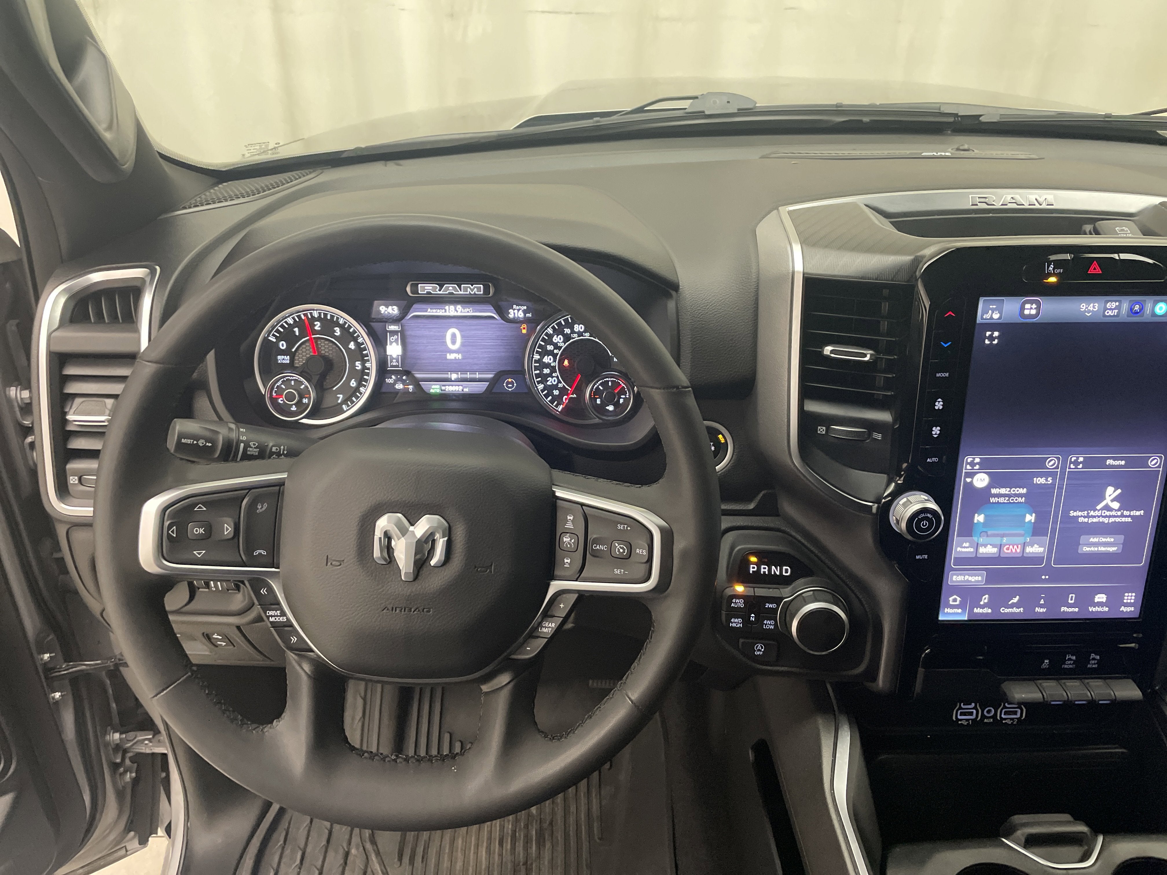 2025 RAM 1500 Big Horn Crew Cab 4x4 5'7' Box