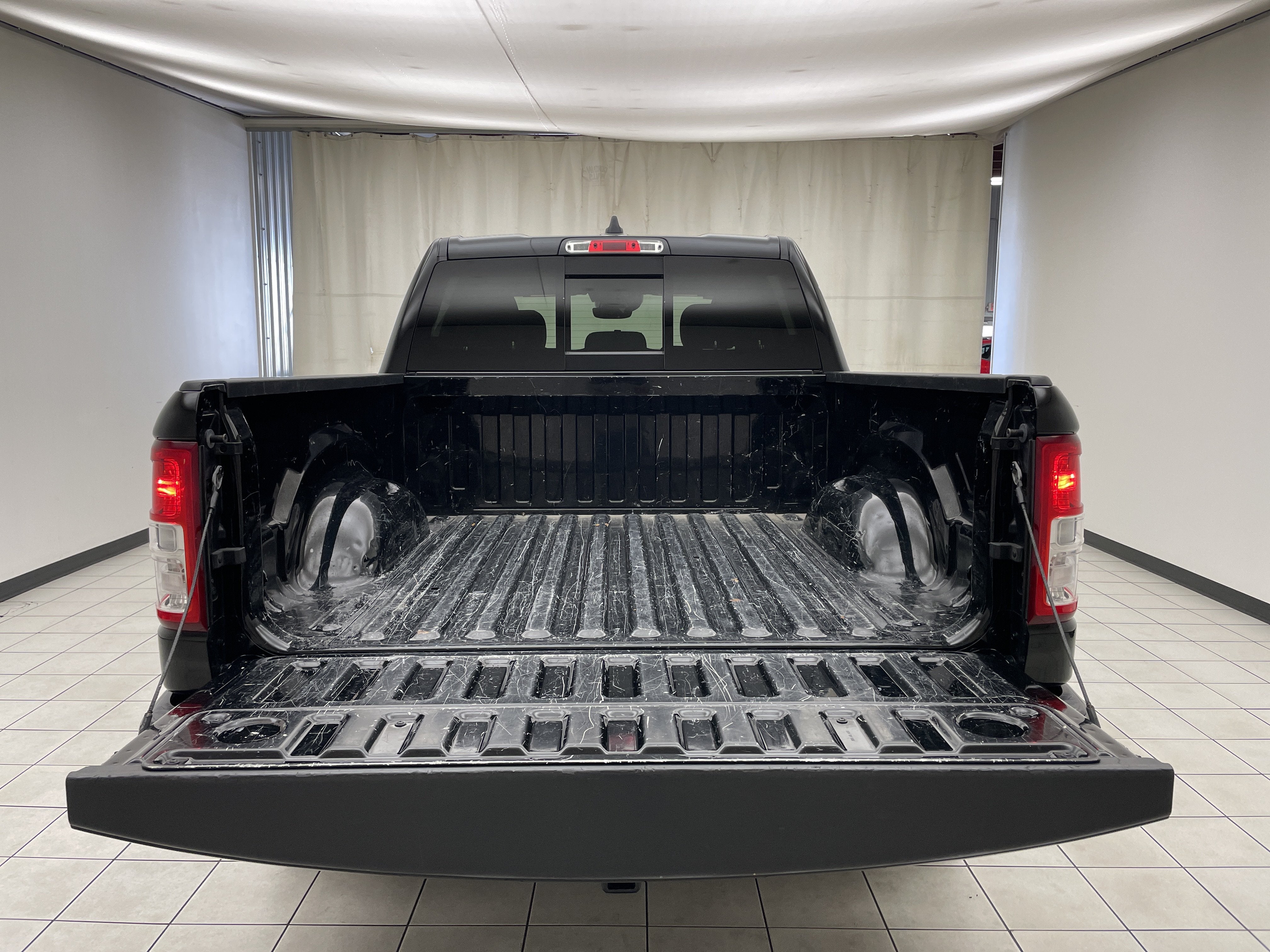 2022 RAM 1500 Big Horn Crew Cab 4x4 5'7' Box