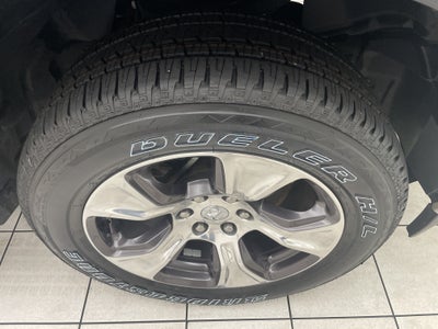 2019 RAM 1500 Laramie Crew Cab 4x4 5'7' Box