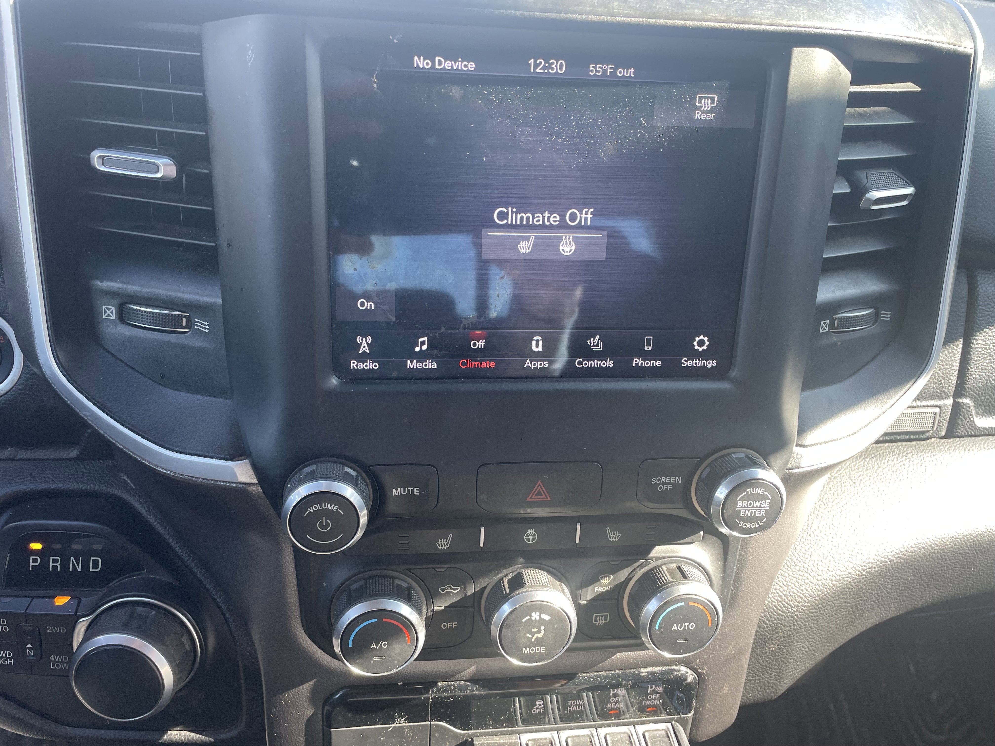 2020 RAM 1500 Big Horn Quad Cab 4x4 6'4' Box