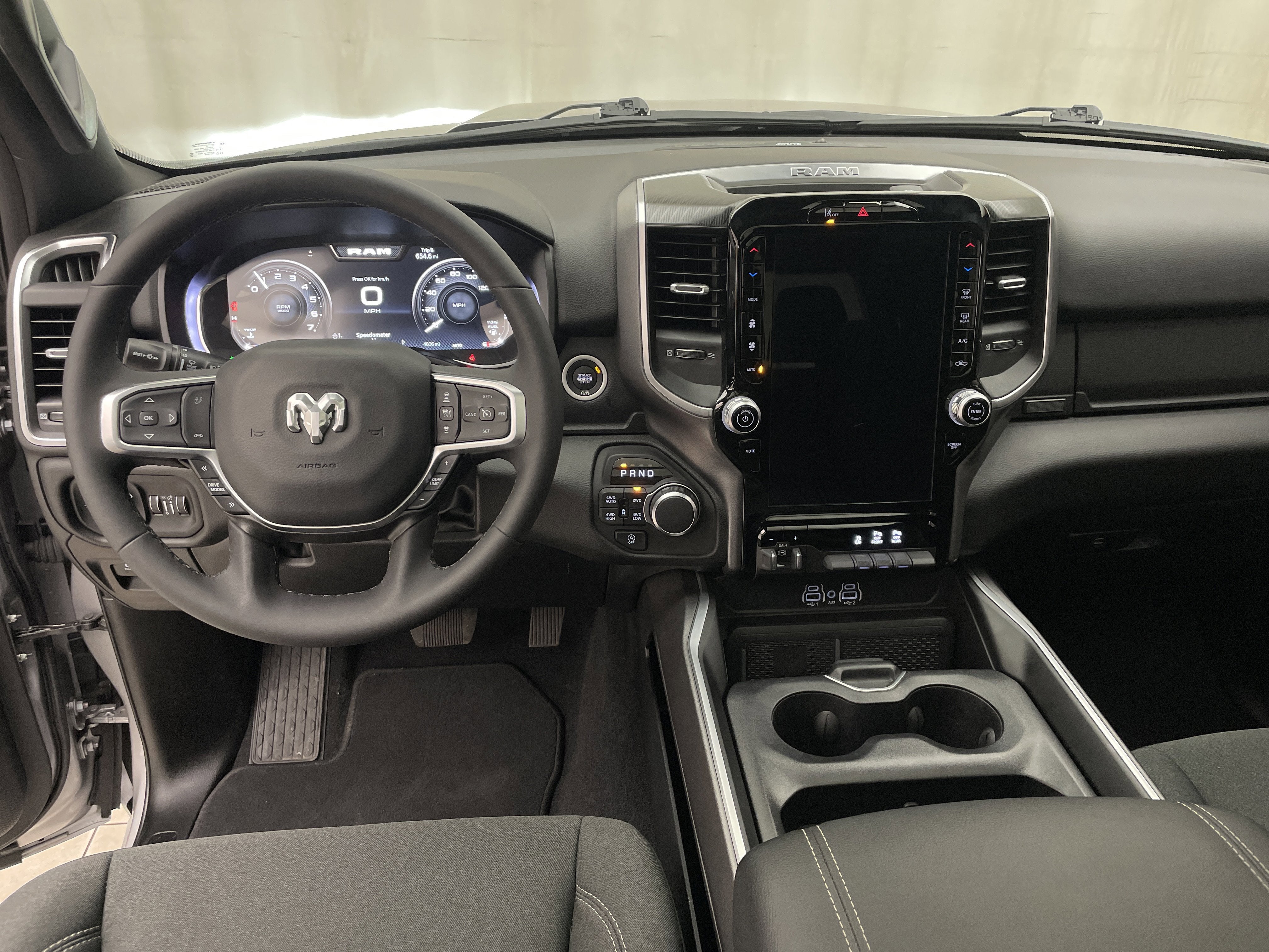 2025 RAM 1500 Big Horn Crew Cab 4x4 5'7' Box