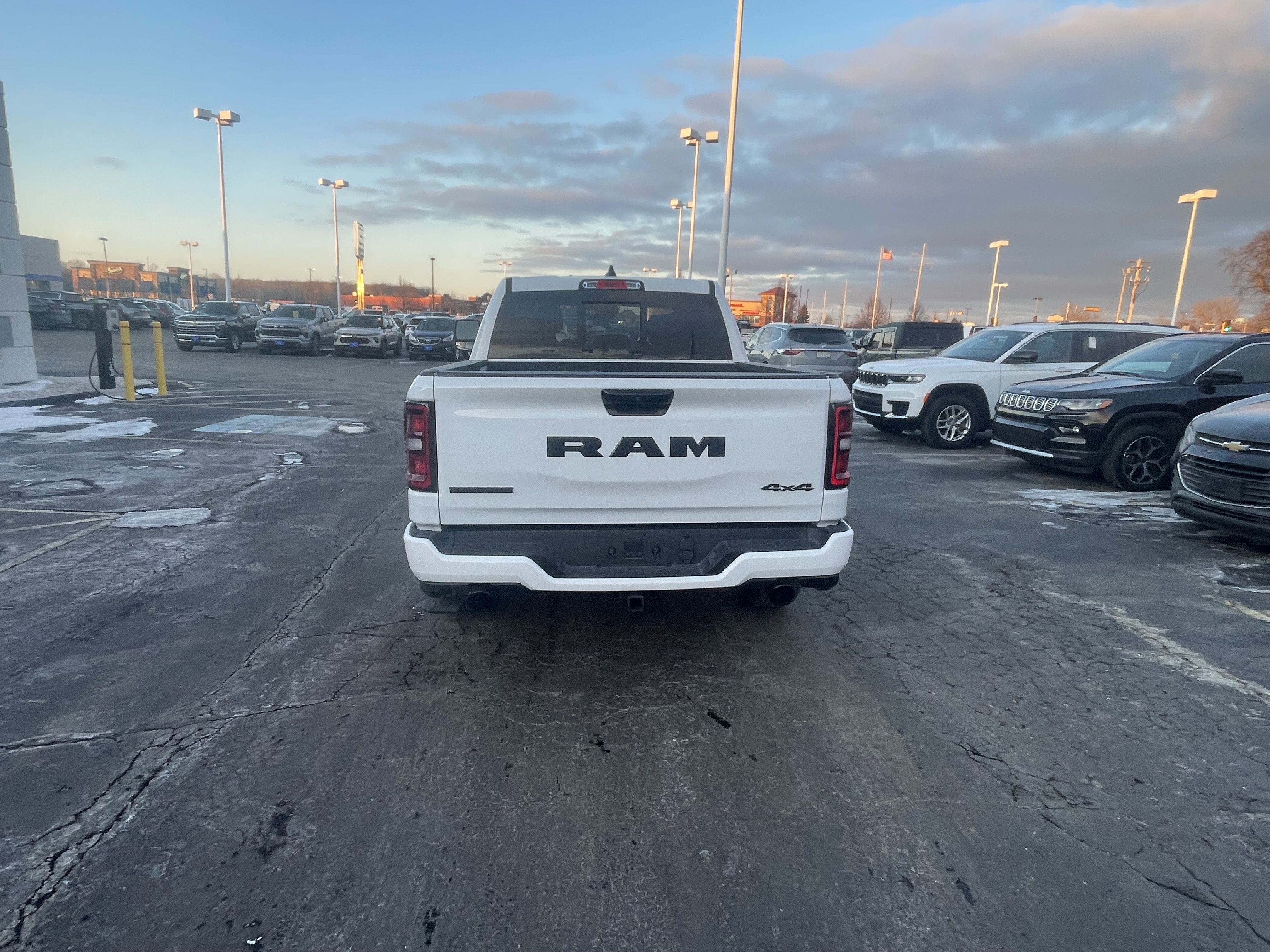 2025 RAM 1500 Big Horn Crew Cab 4x4 5'7' Box