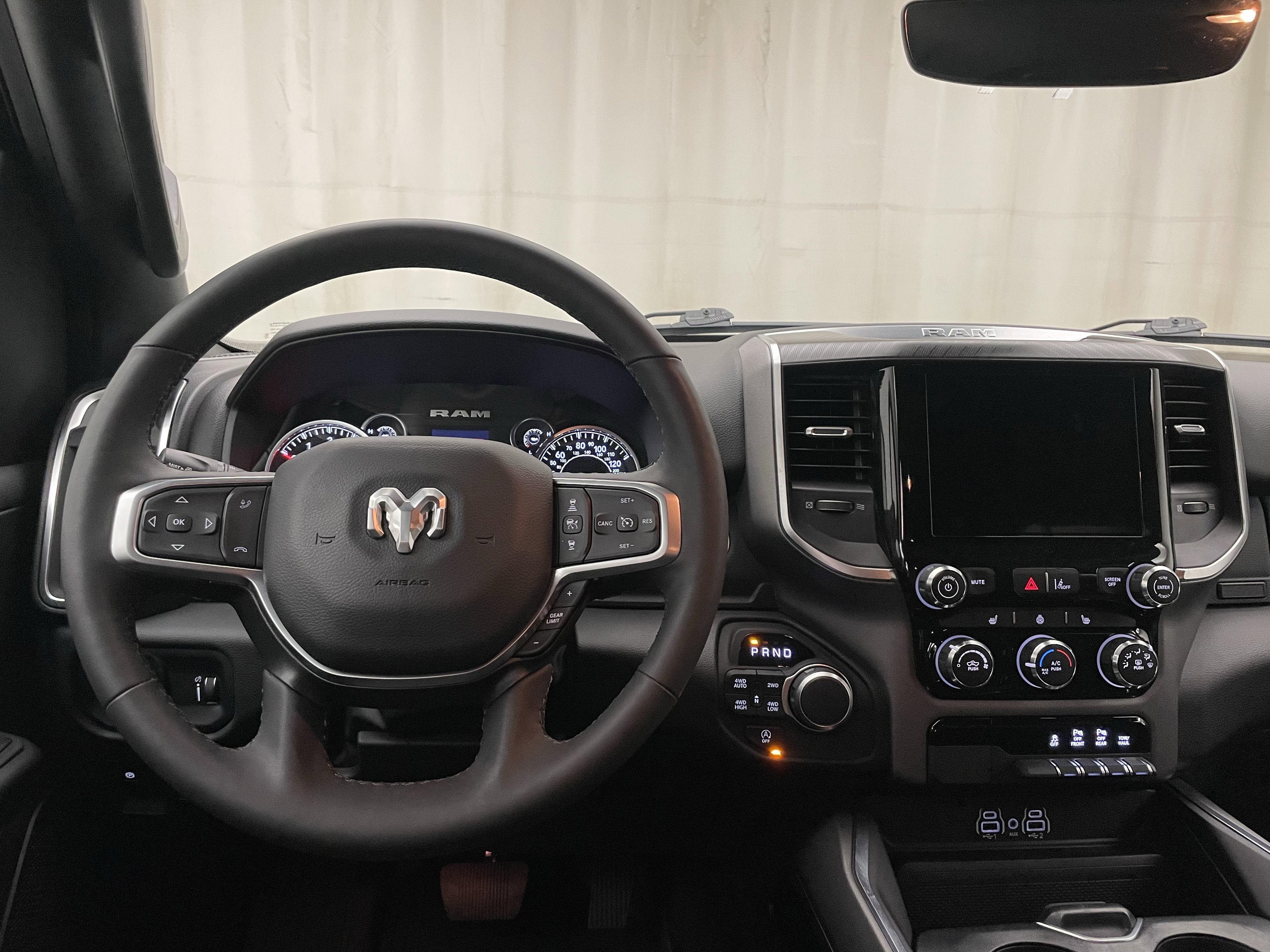2025 RAM 1500 Big Horn Crew Cab 4x4 5'7' Box