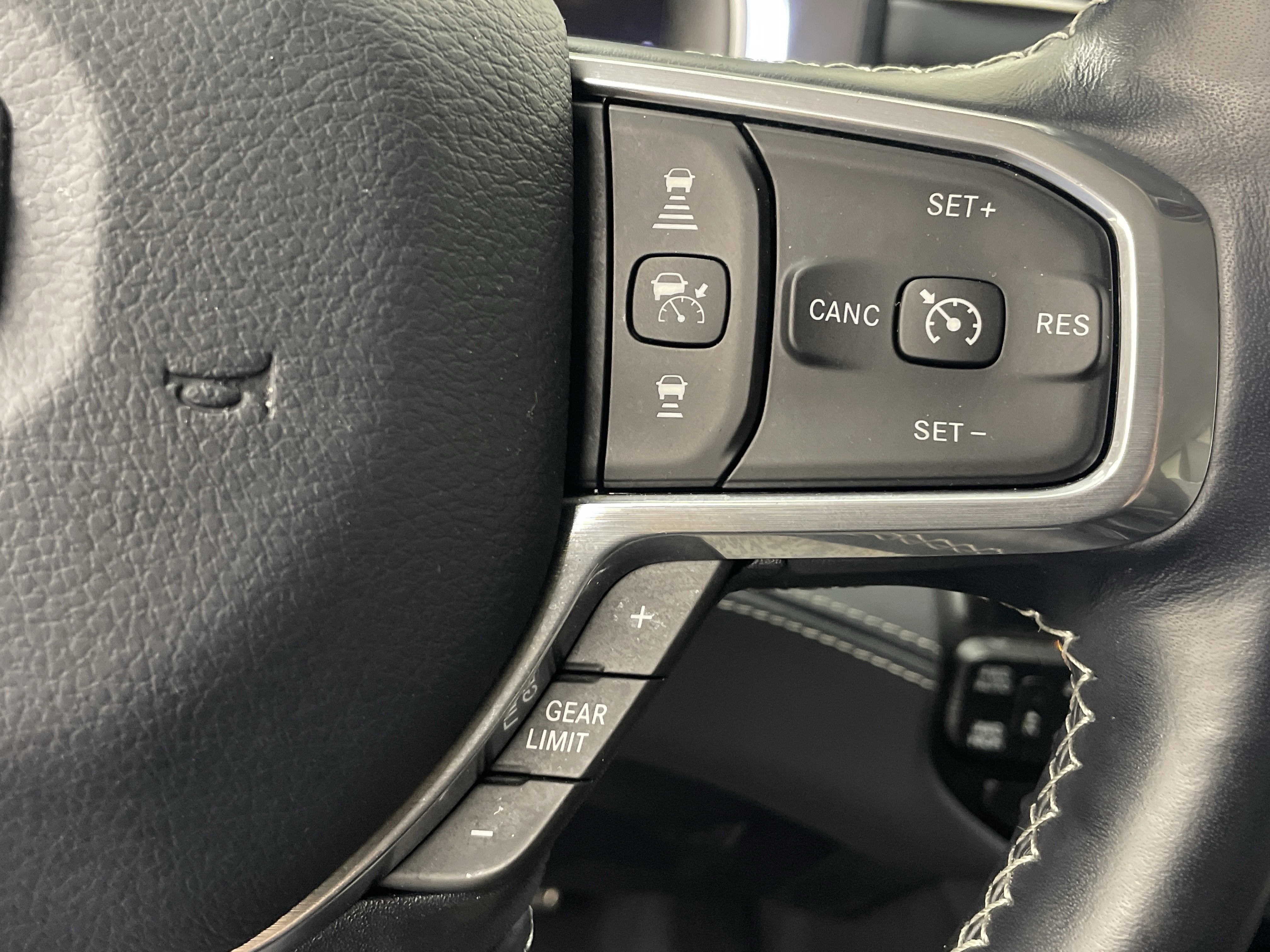 2024 RAM 1500 Limited Crew Cab 4x4 5'7' Box