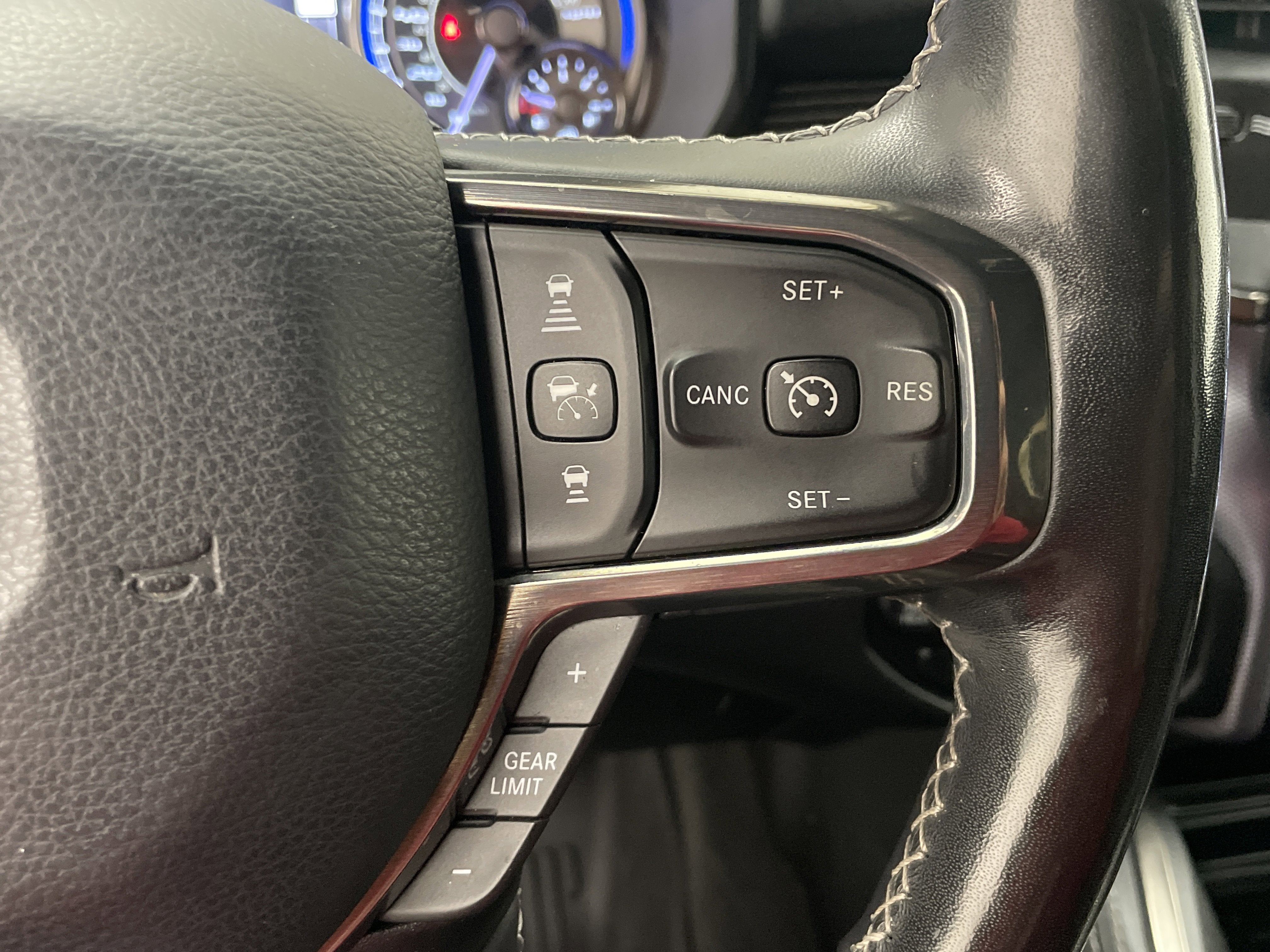 2020 RAM 1500 Limited Crew Cab 4x4 5'7' Box