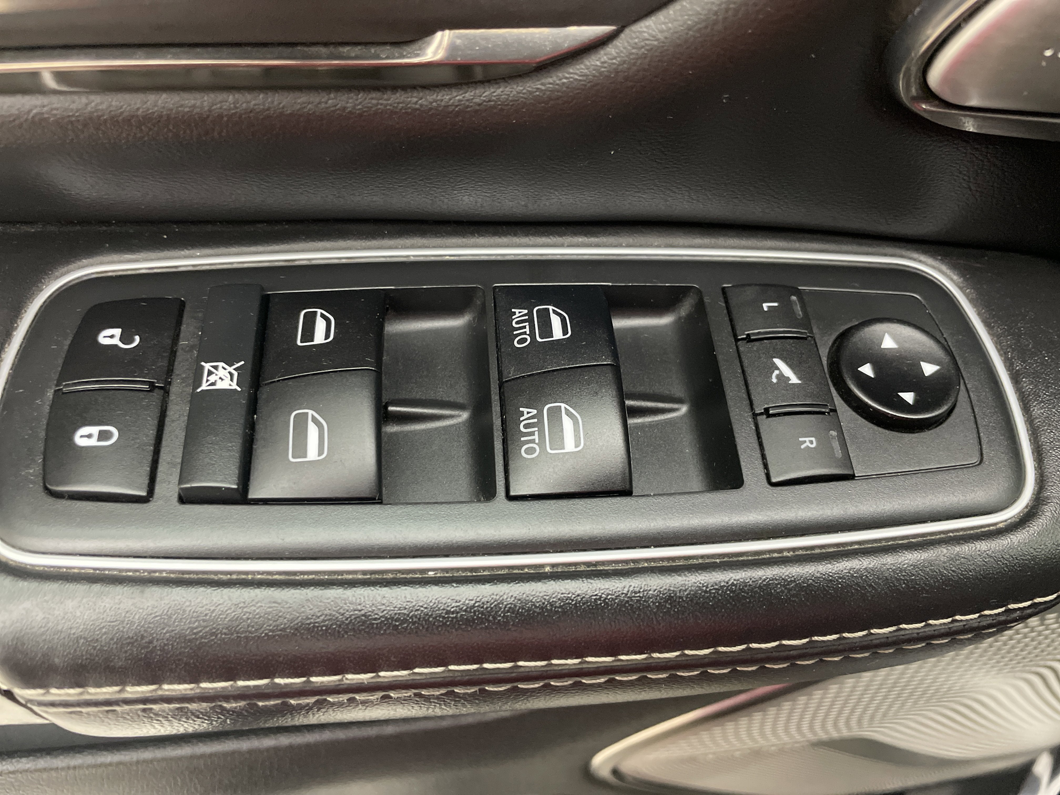 2020 RAM 1500 Limited Crew Cab 4x4 5'7' Box