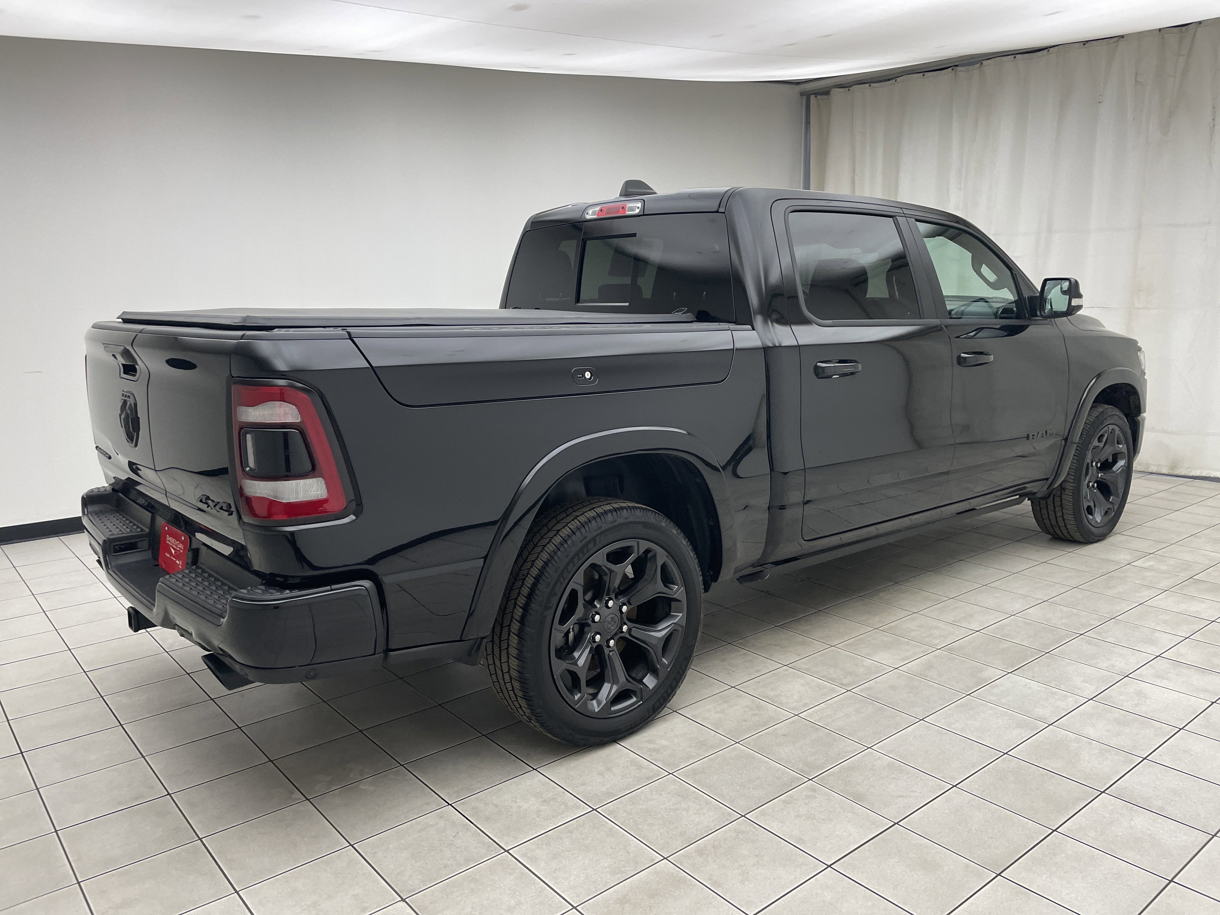 2020 RAM 1500 Limited Crew Cab 4x4 5'7' Box