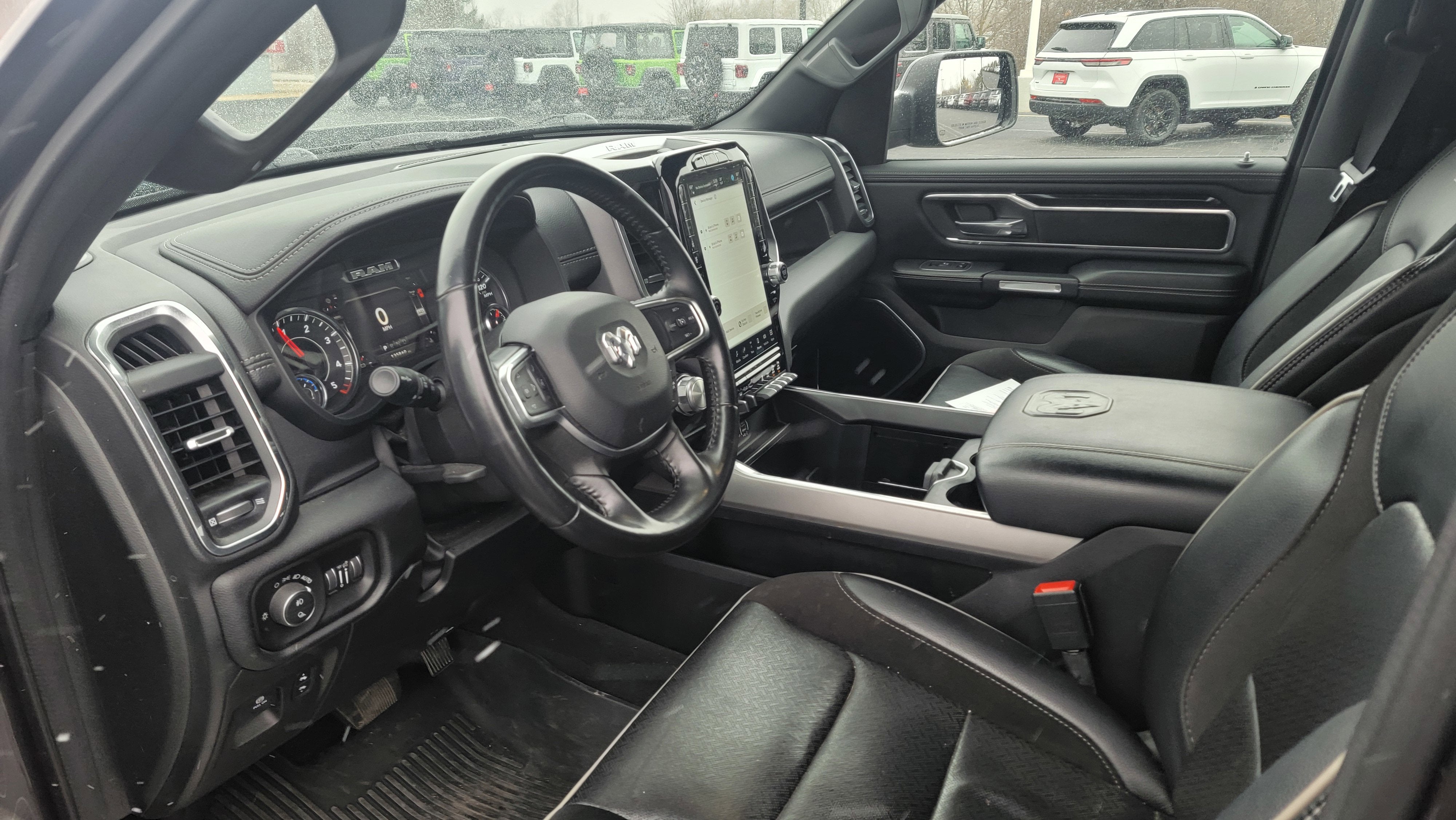 2022 RAM 1500 Laramie Crew Cab 4x4 5'7' Box