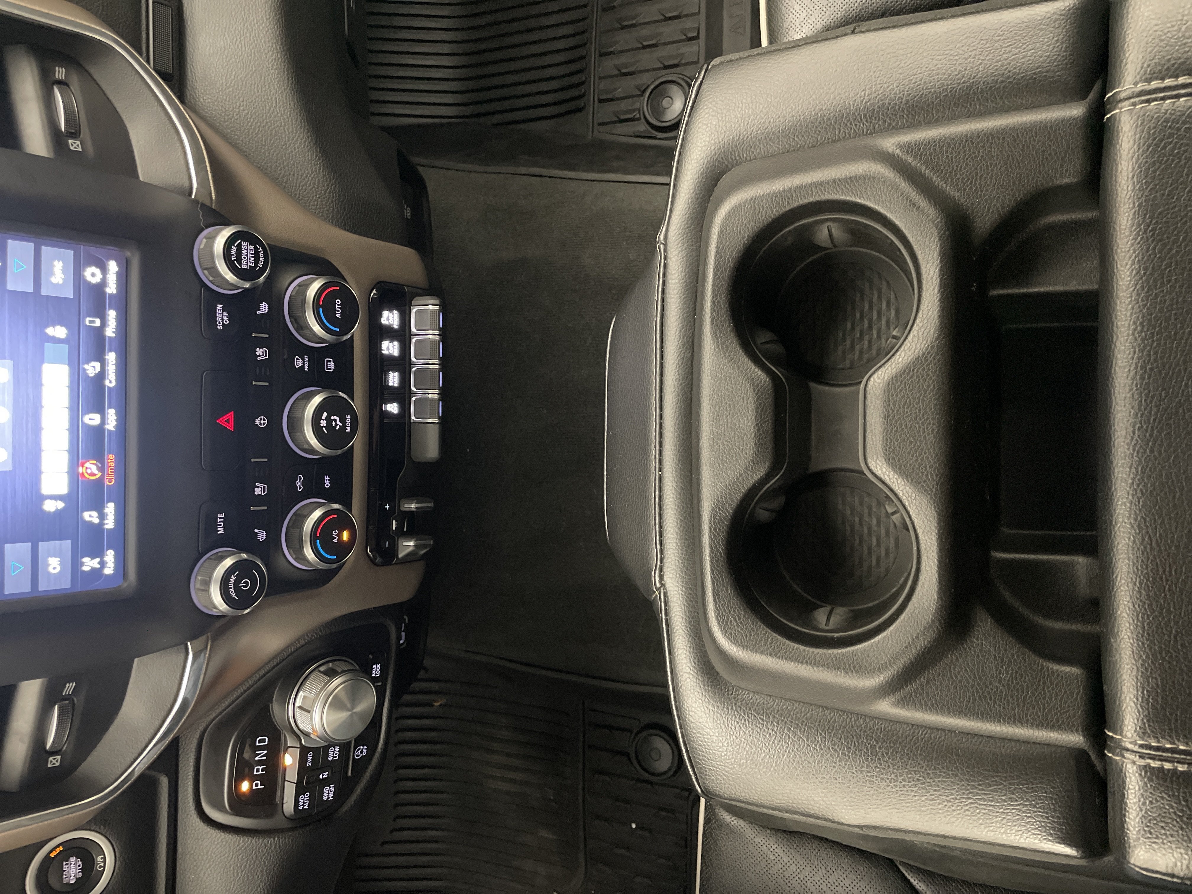 2021 RAM 1500 Laramie Crew Cab 4x4 5'7' Box