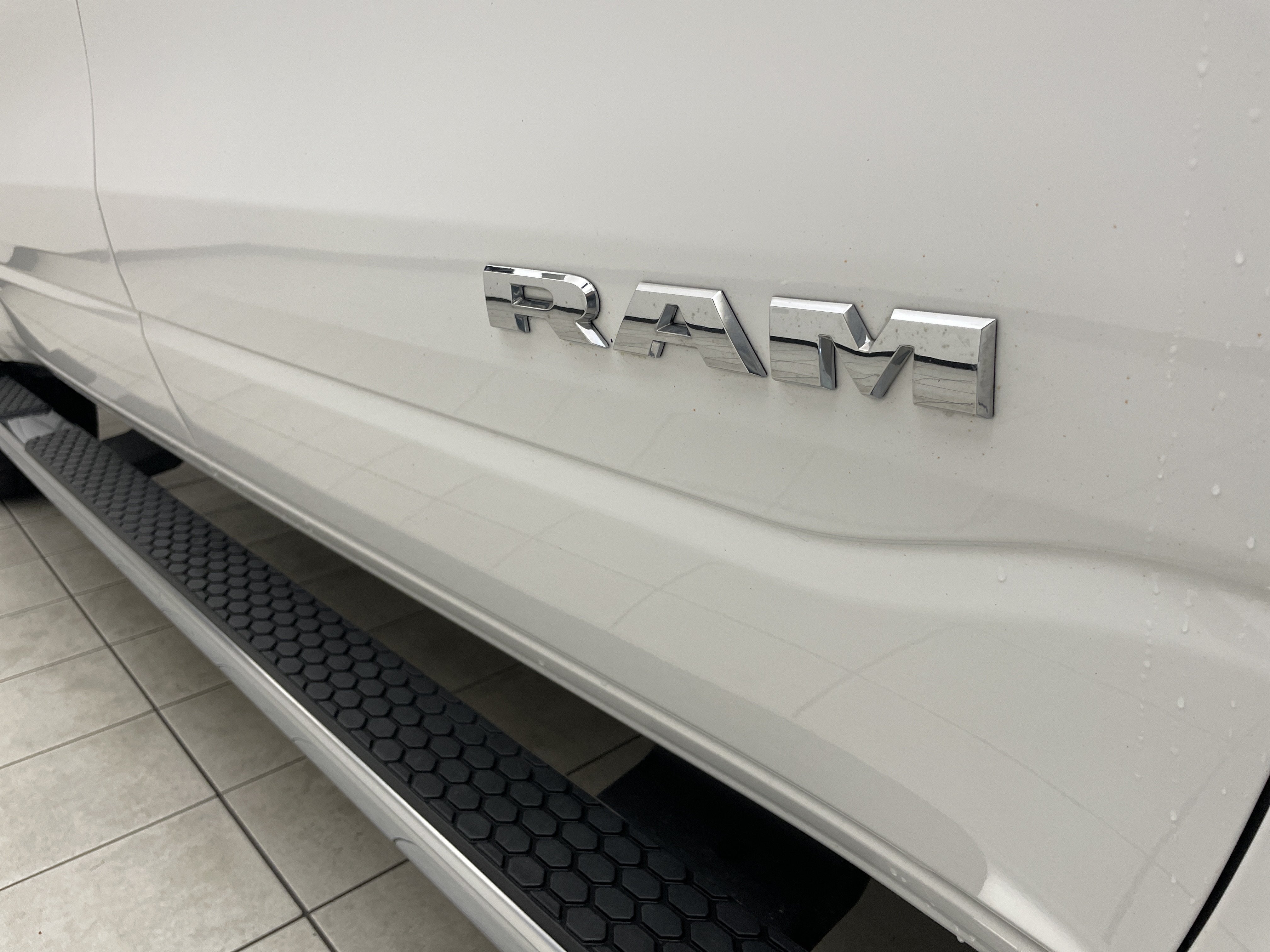 2021 RAM 1500 Laramie Crew Cab 4x4 5'7' Box