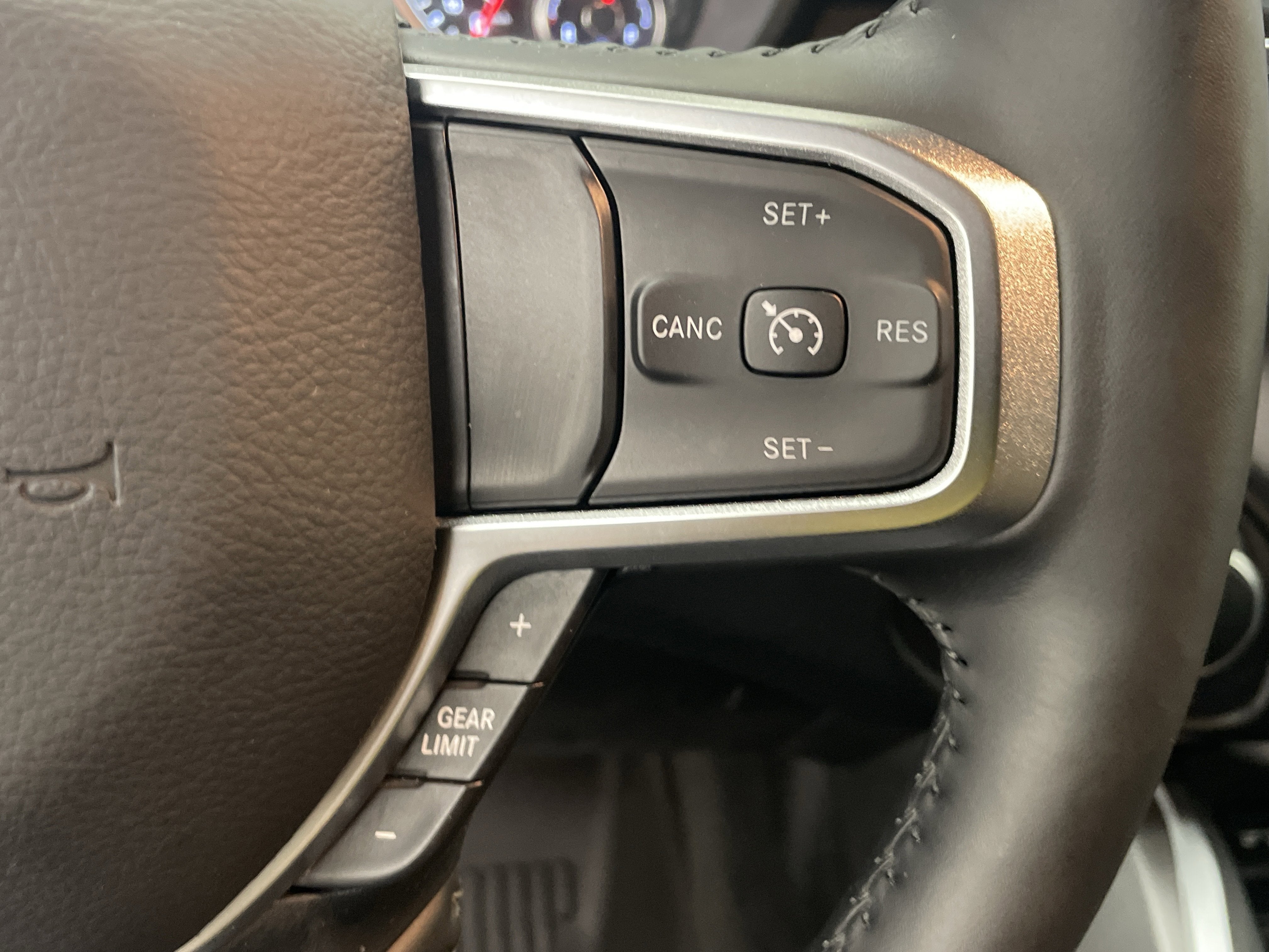 2019 RAM 1500 Big Horn/Lone Star Crew Cab 4x4 6'4' Box