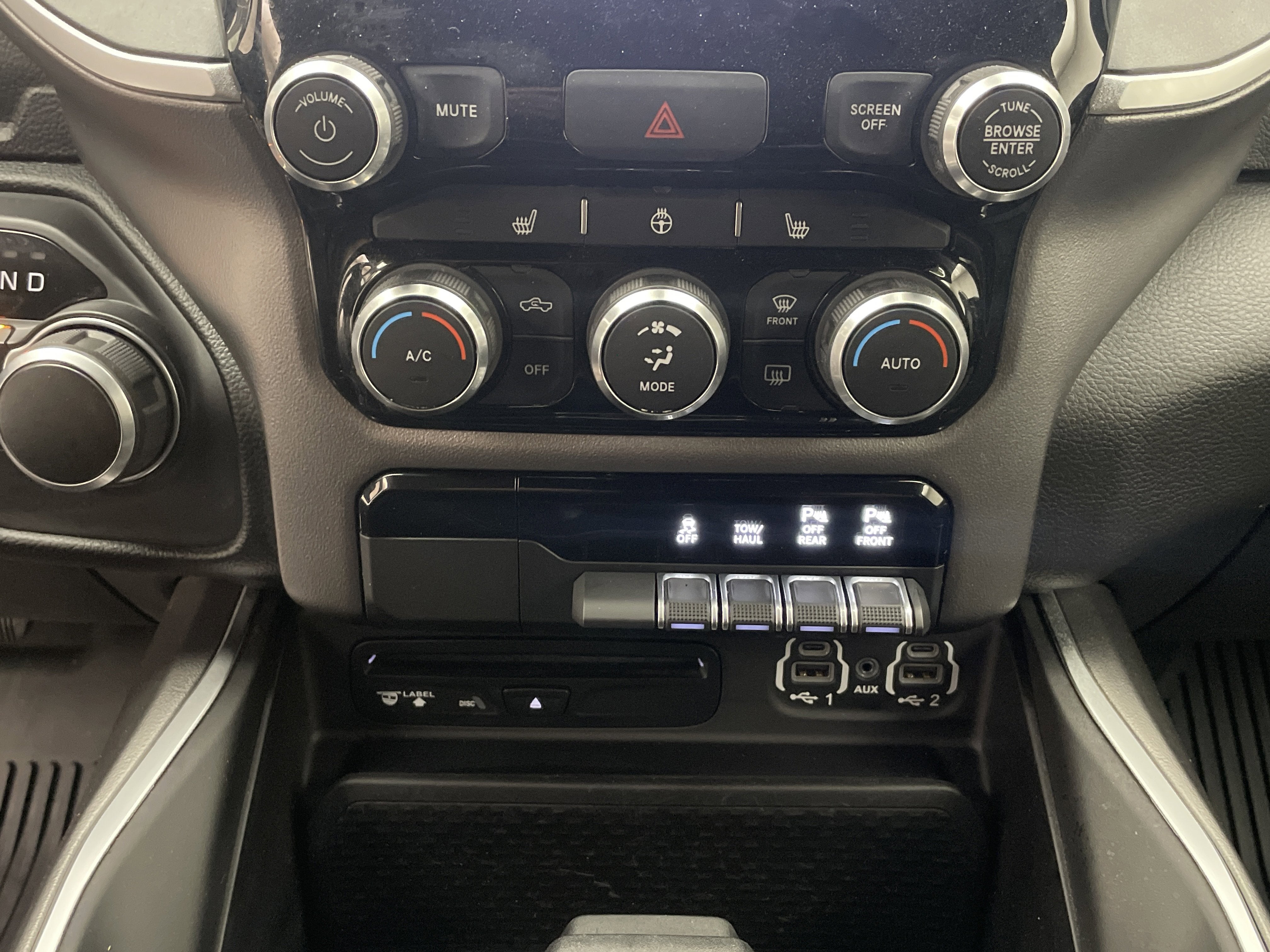 2019 RAM 1500 Big Horn/Lone Star Crew Cab 4x4 6'4' Box