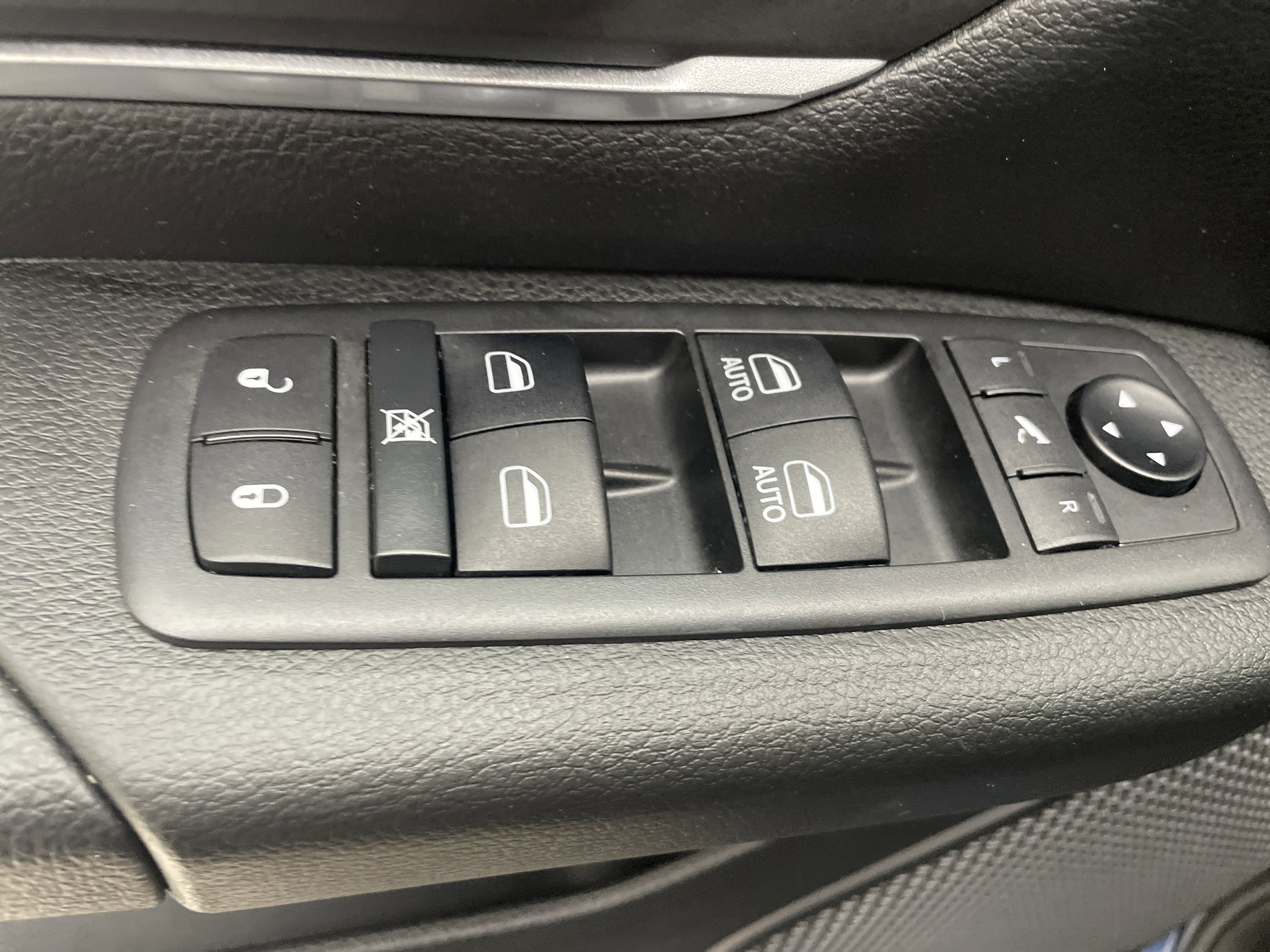 2019 RAM 1500 Big Horn/Lone Star Crew Cab 4x4 6'4' Box