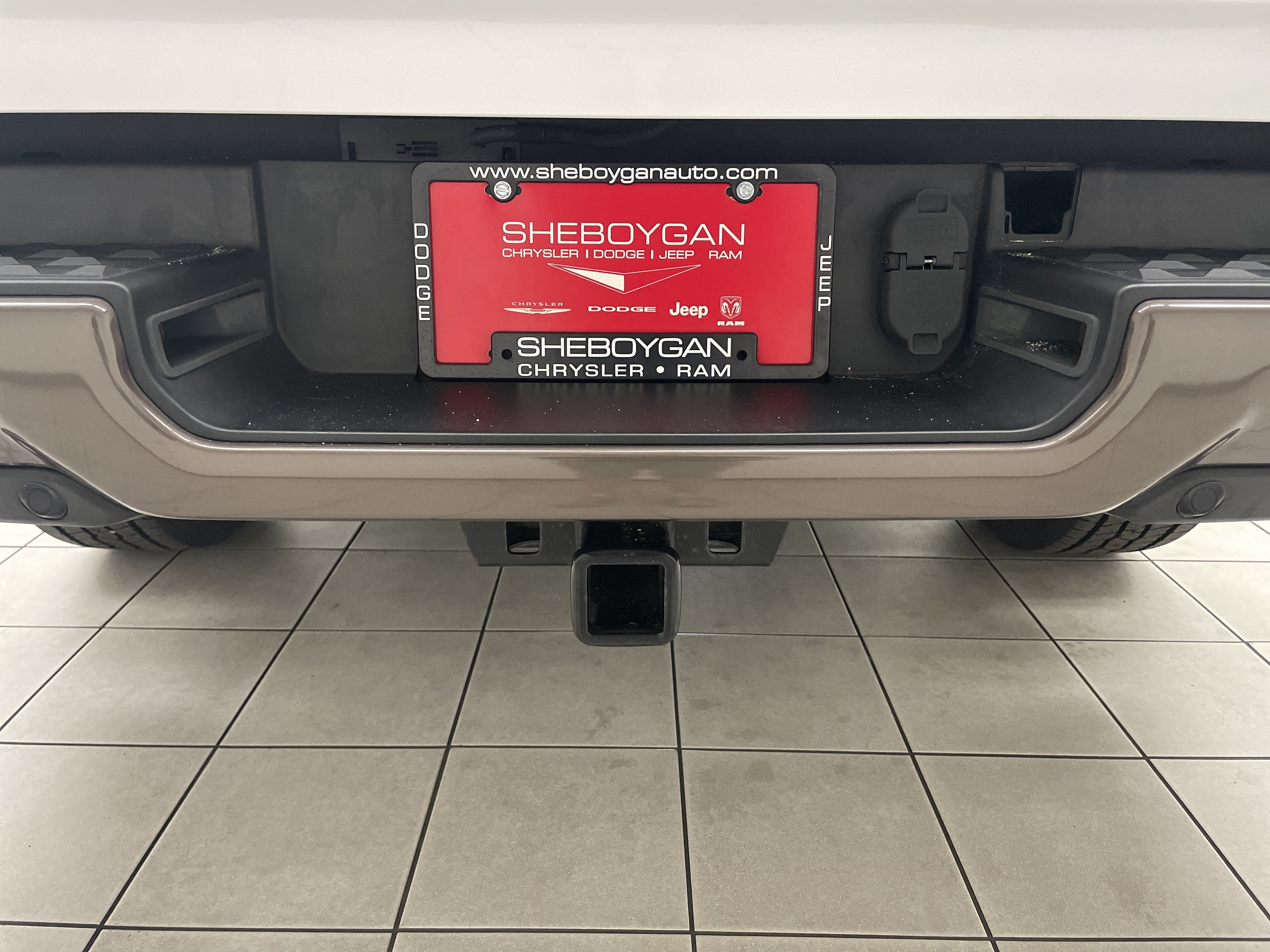 2020 RAM 1500 Laramie Longhorn Crew Cab 4x4 6'4' Box