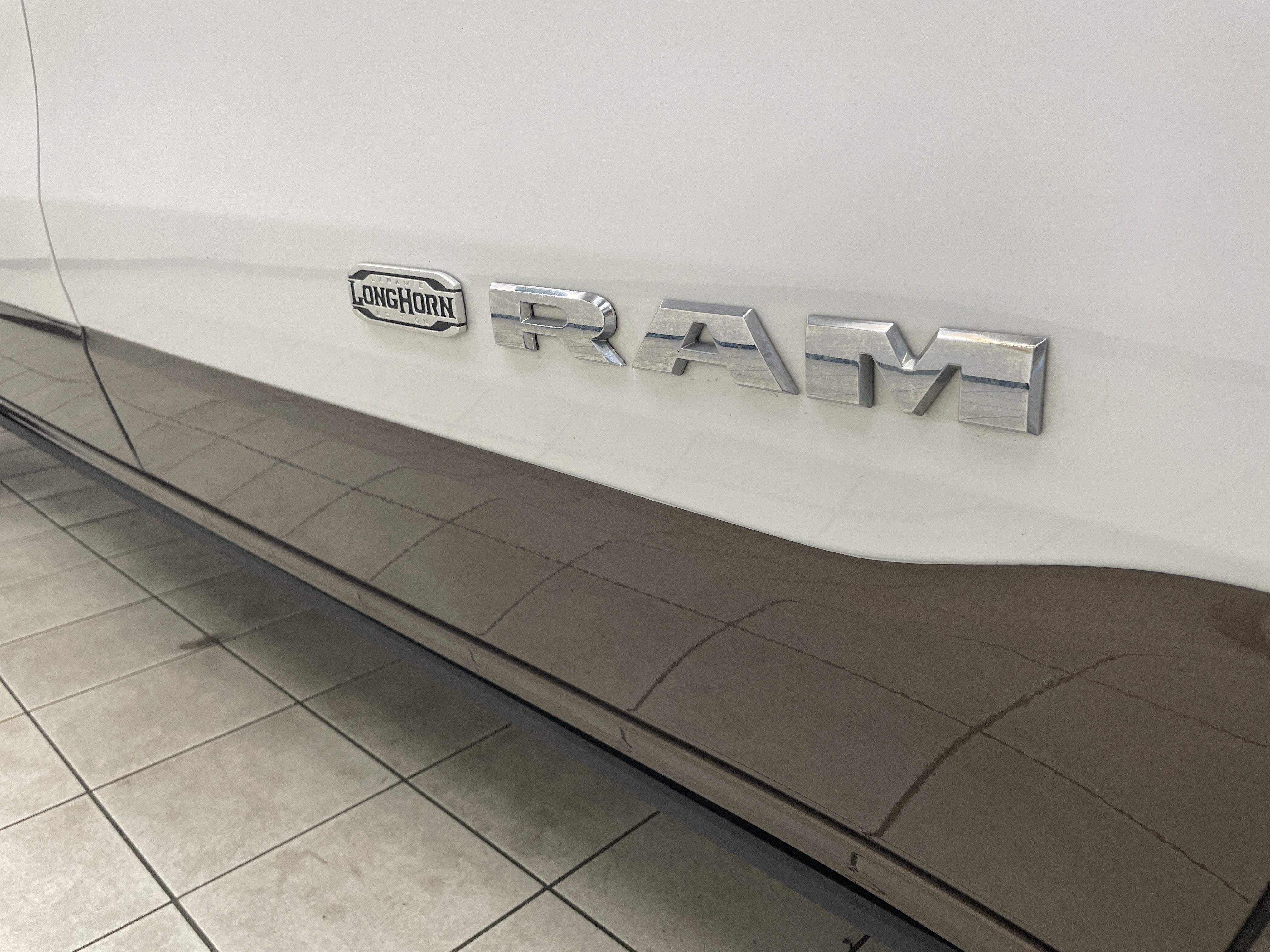 2020 RAM 1500 Laramie Longhorn Crew Cab 4x4 6'4' Box