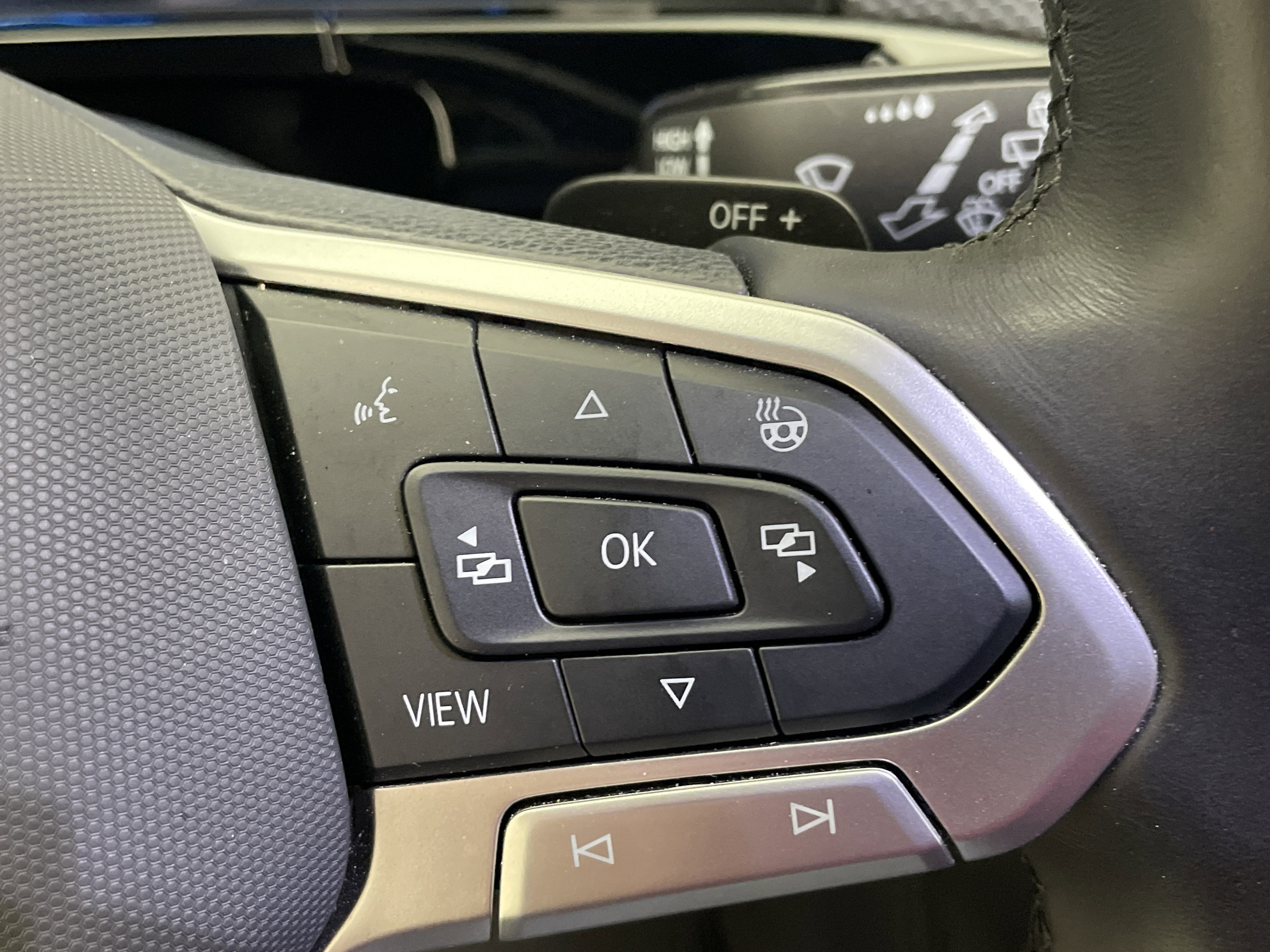 2024 Volkswagen Atlas Cross Sport 2.0T SEL Premium R-Line