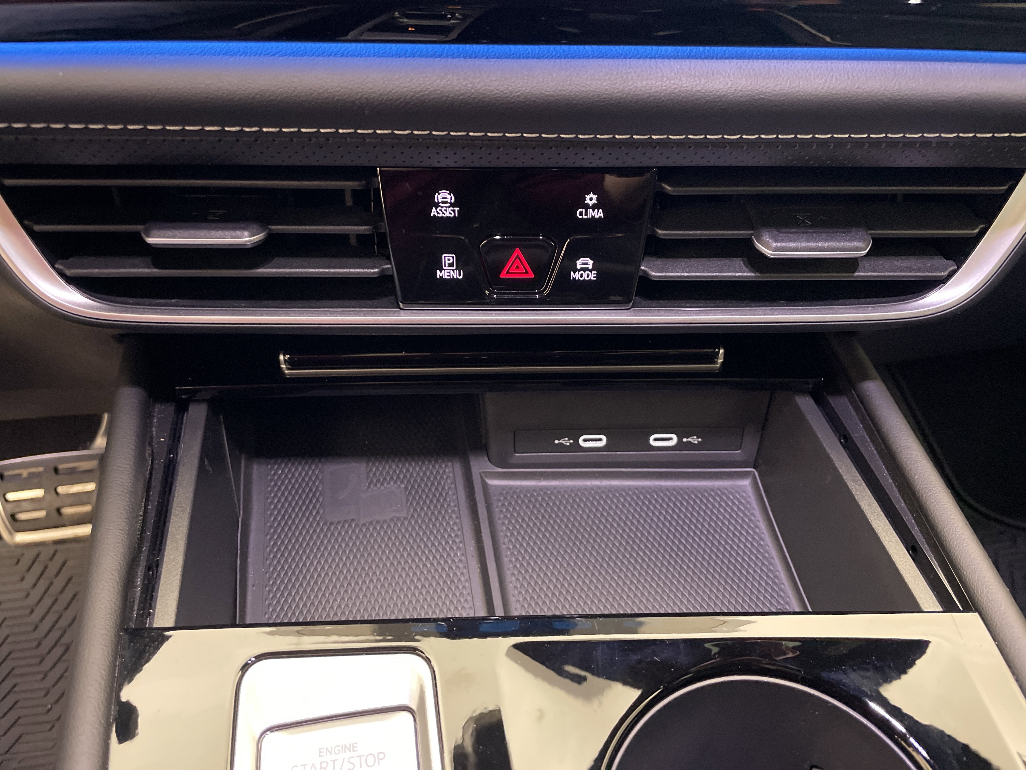 2024 Volkswagen Atlas Cross Sport 2.0T SEL Premium R-Line