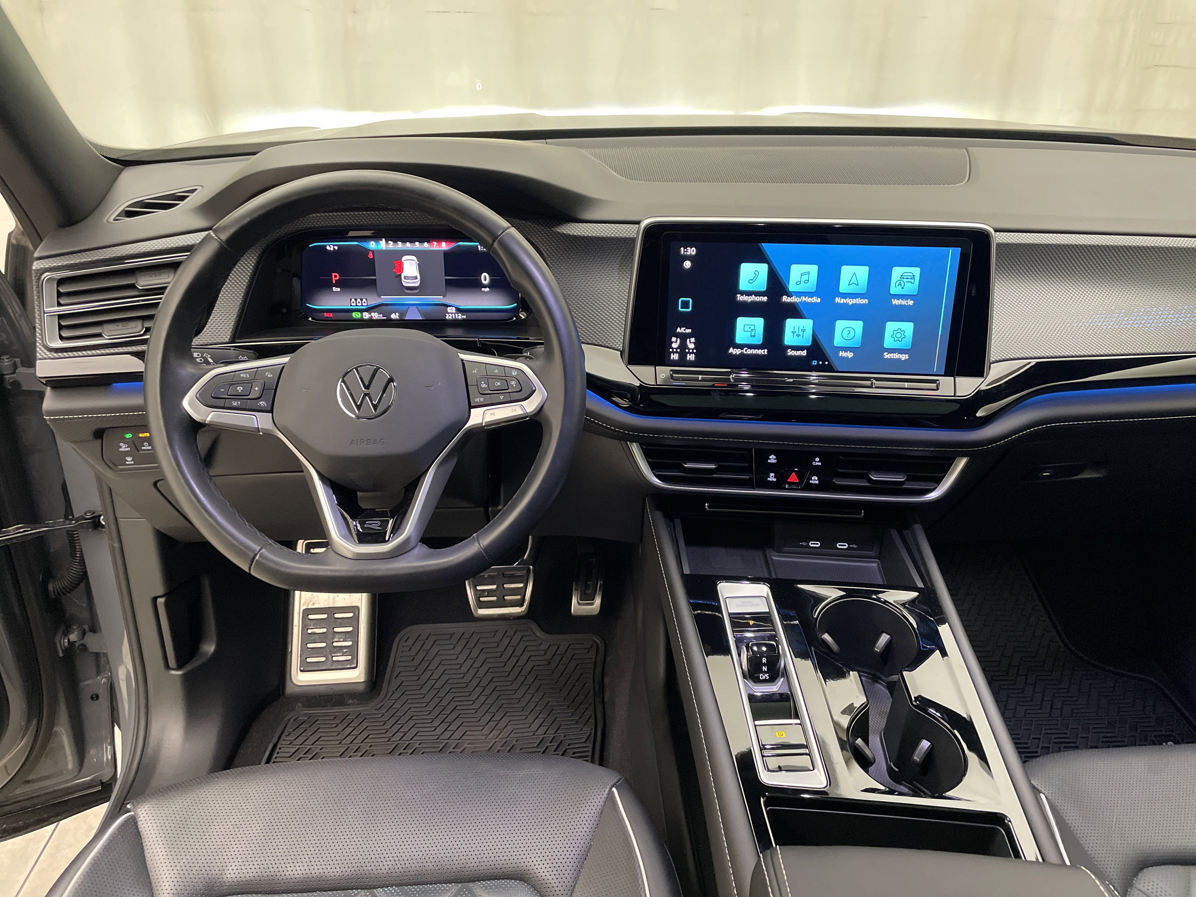 2024 Volkswagen Atlas Cross Sport 2.0T SEL Premium R-Line