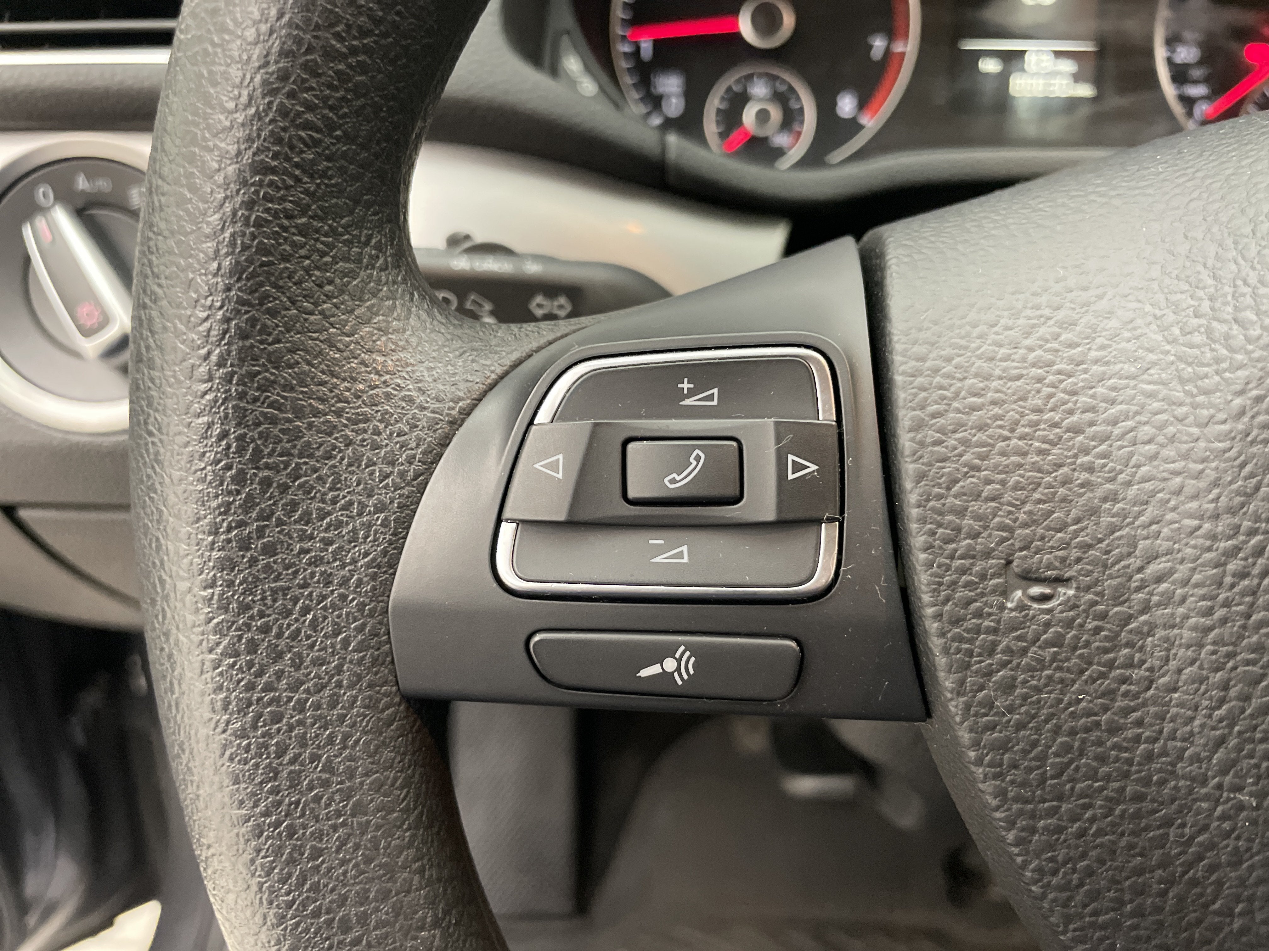 2015 Volkswagen Passat 1.8T S